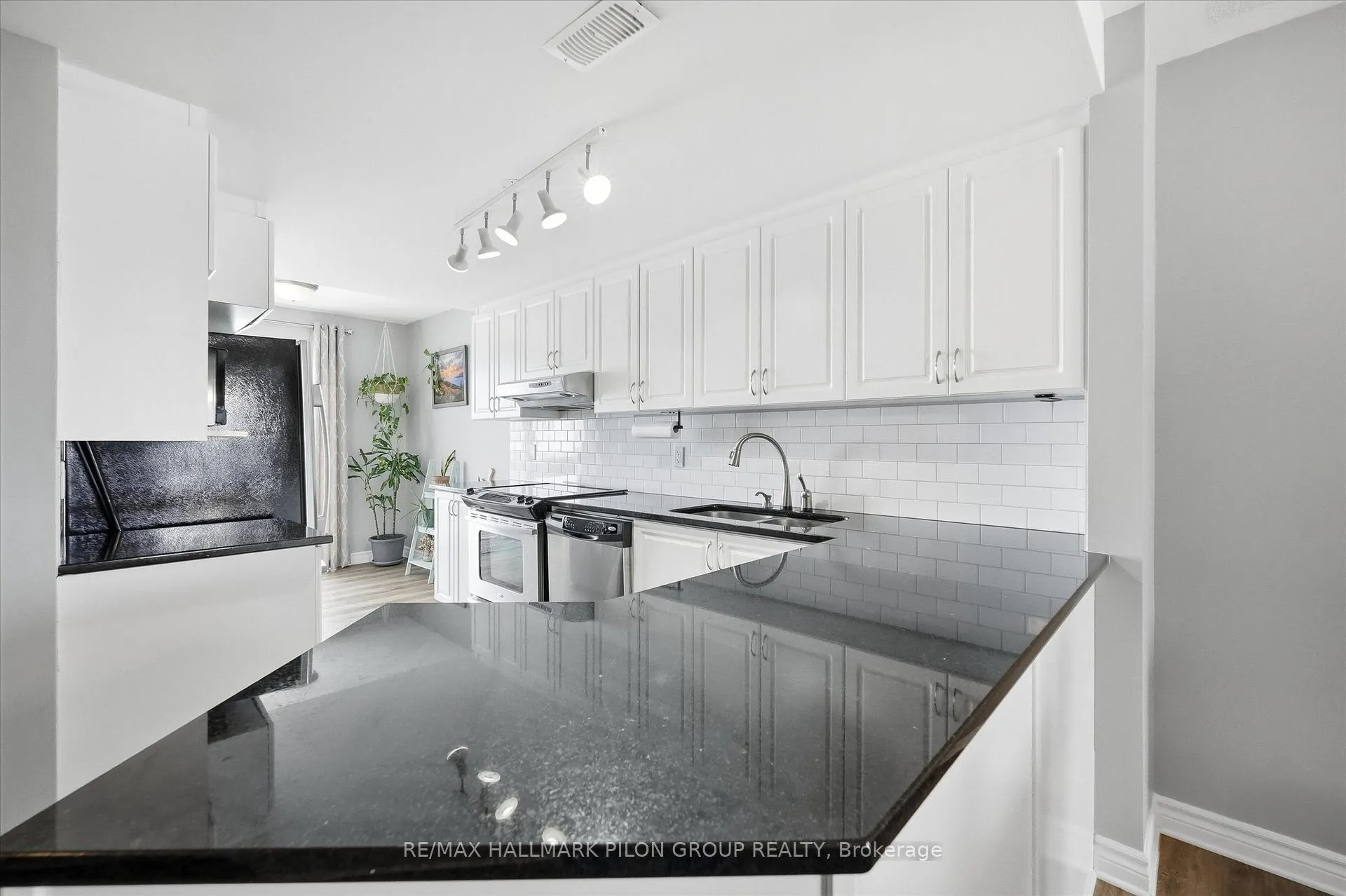 Photo 6 of 766 Lakeridge Drive, Ottawa, Avalon East — HOMEH