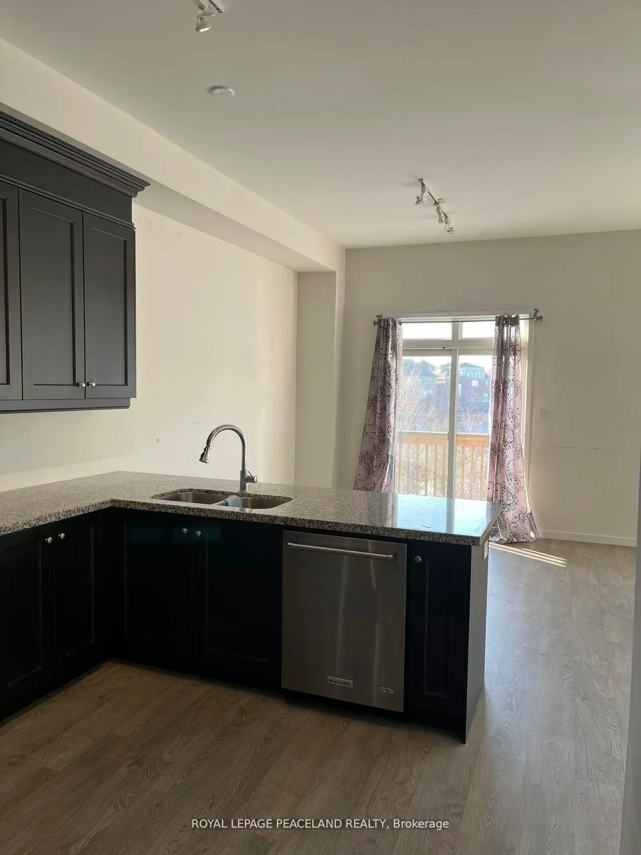 Photo 6 of 280 Elyse Court, Aurora, Bayview Northeast — HOMEH
