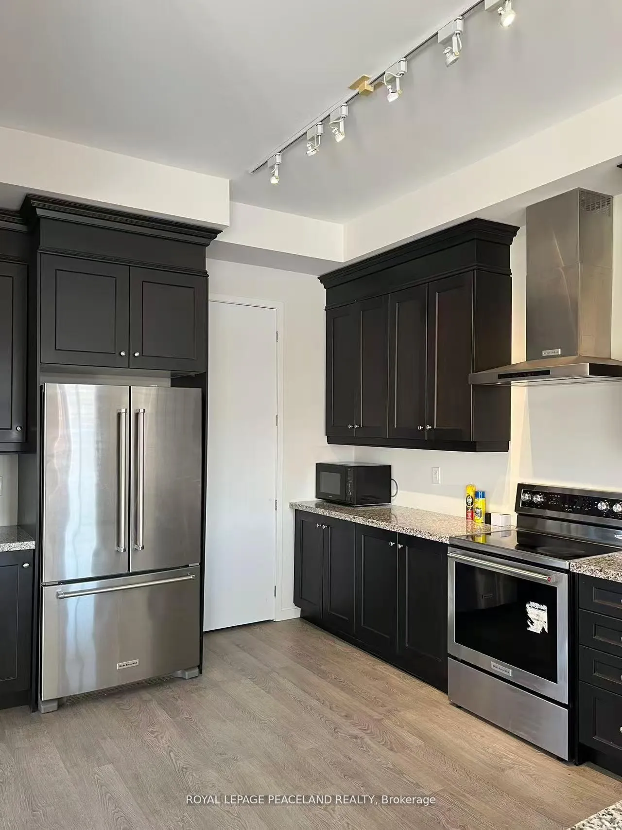 Photo 8 of 280 Elyse Court, Aurora, Bayview Northeast — HOMEH