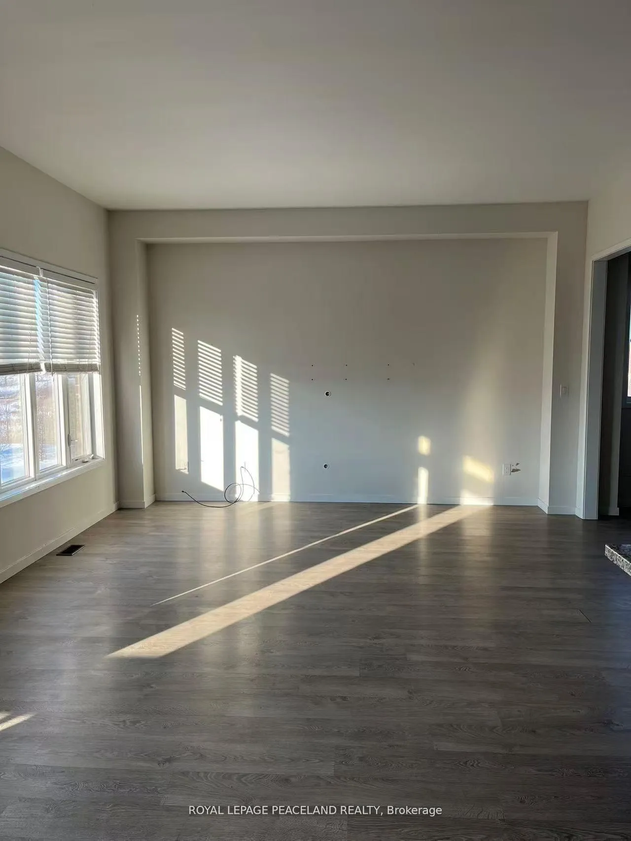 Photo 9 of 280 Elyse Court, Aurora, Bayview Northeast — HOMEH