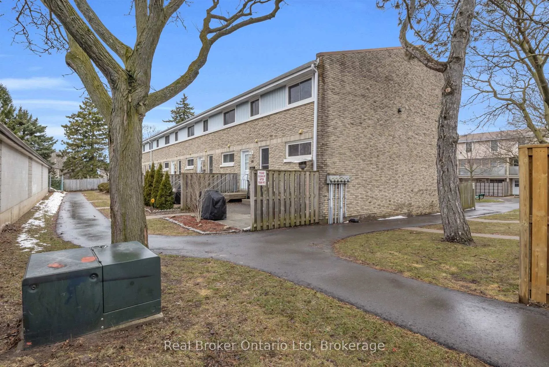Photo 2 of Unit 57, 35 Breckenridge Drive, Kitchener, Heritage Park - Kitchener — HOMEH