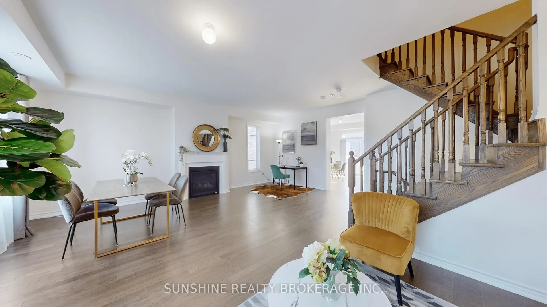 Photo 13 of 10 Cornerside Way, Whitby, Brooklin — HOMEH