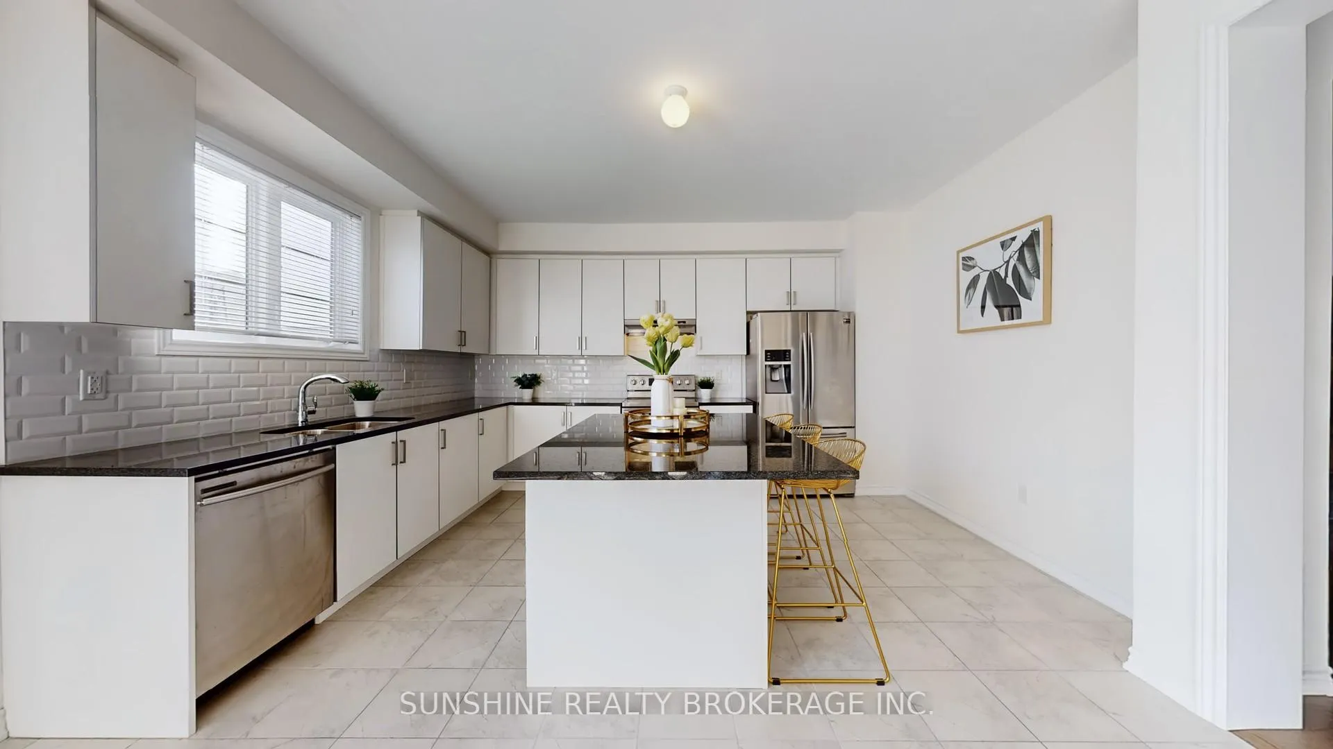 Photo 15 of 10 Cornerside Way, Whitby, Brooklin — HOMEH