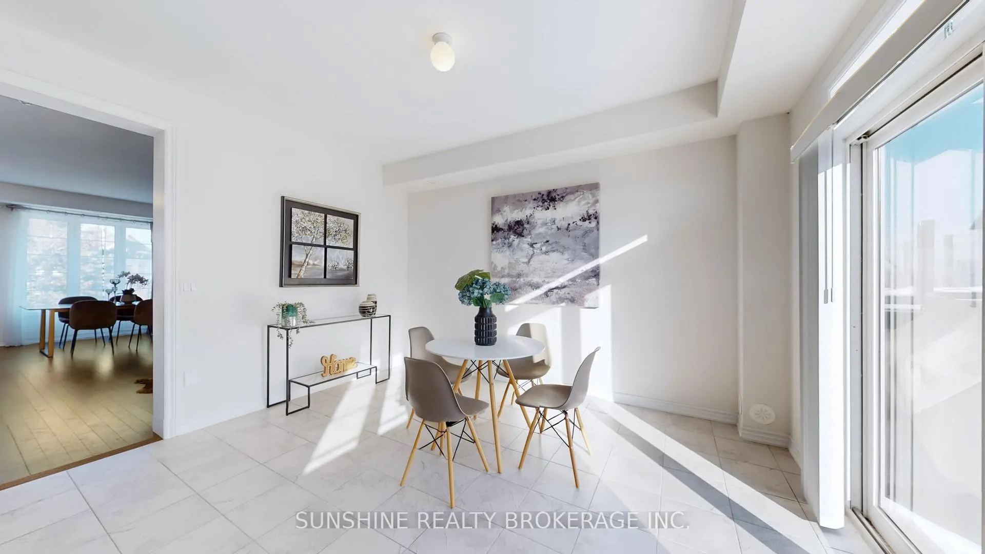 Photo 16 of 10 Cornerside Way, Whitby, Brooklin — HOMEH