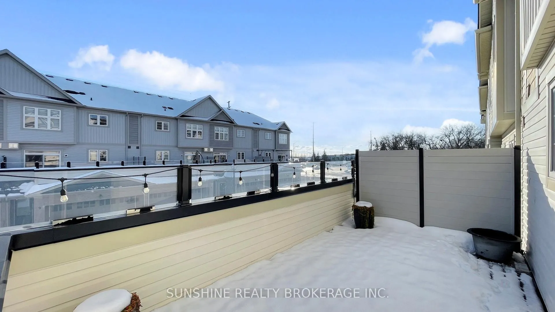 Photo 33 of 10 Cornerside Way, Whitby, Brooklin — HOMEH