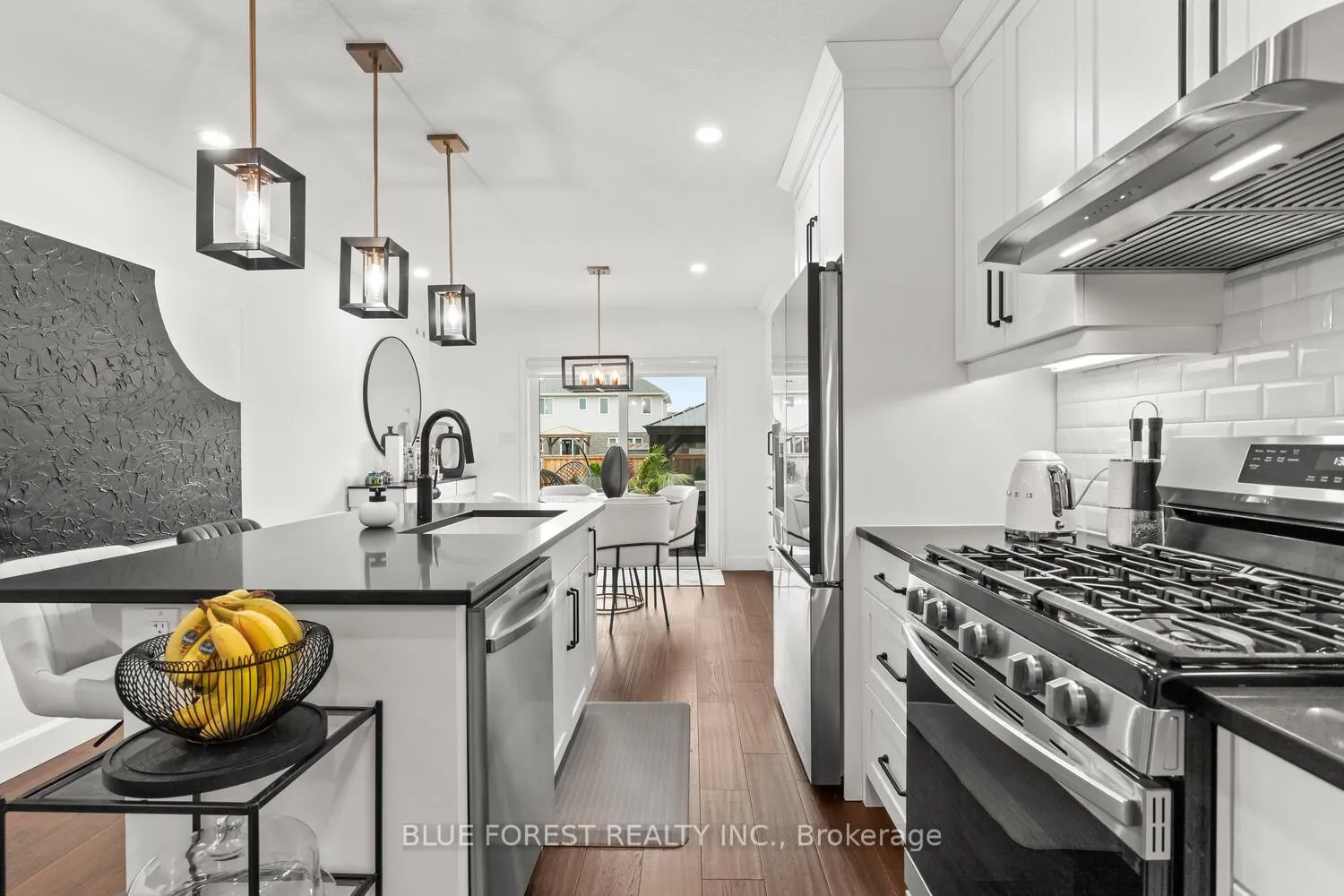 Photo 12 of 28 Weir Crescent, St. Thomas — HOMEH