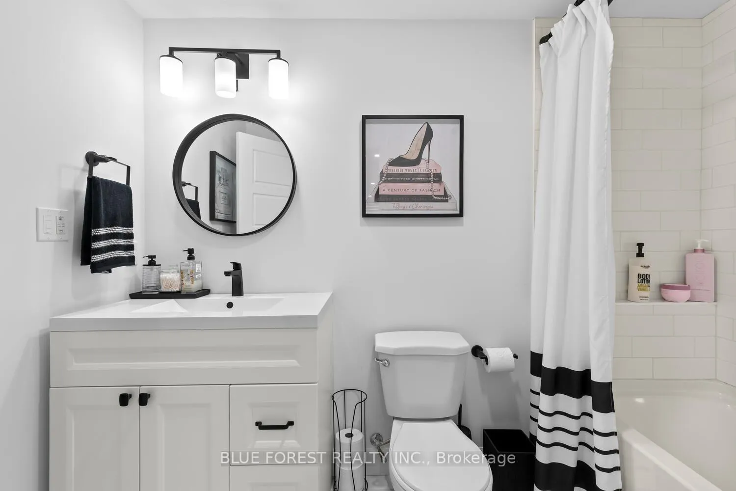 Photo 38 of 28 Weir Crescent, St. Thomas — HOMEH