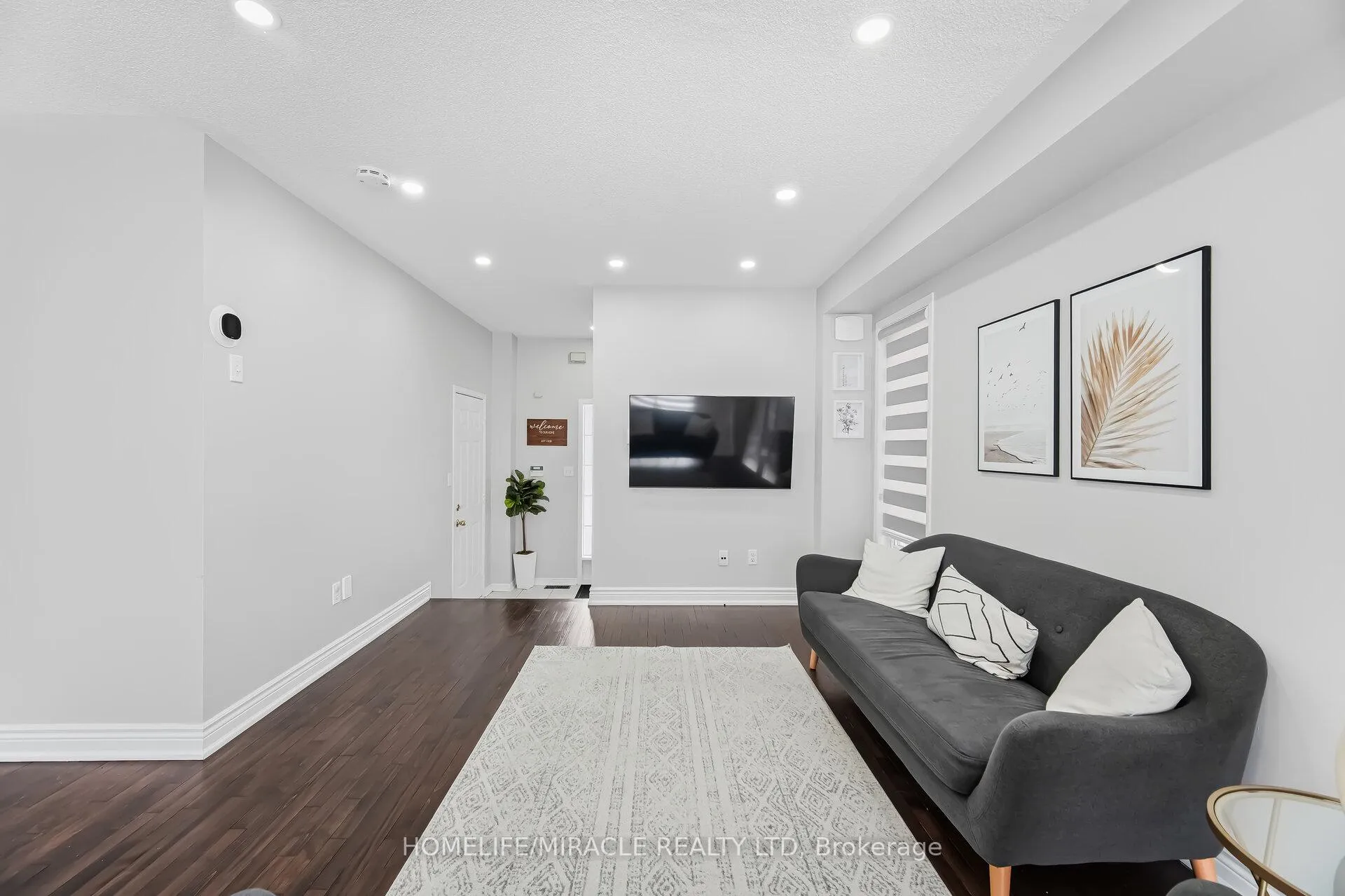 Photo 11 of 41 Tanglemere Crescent, Brampton, Fletcher's Meadow — HOMEH