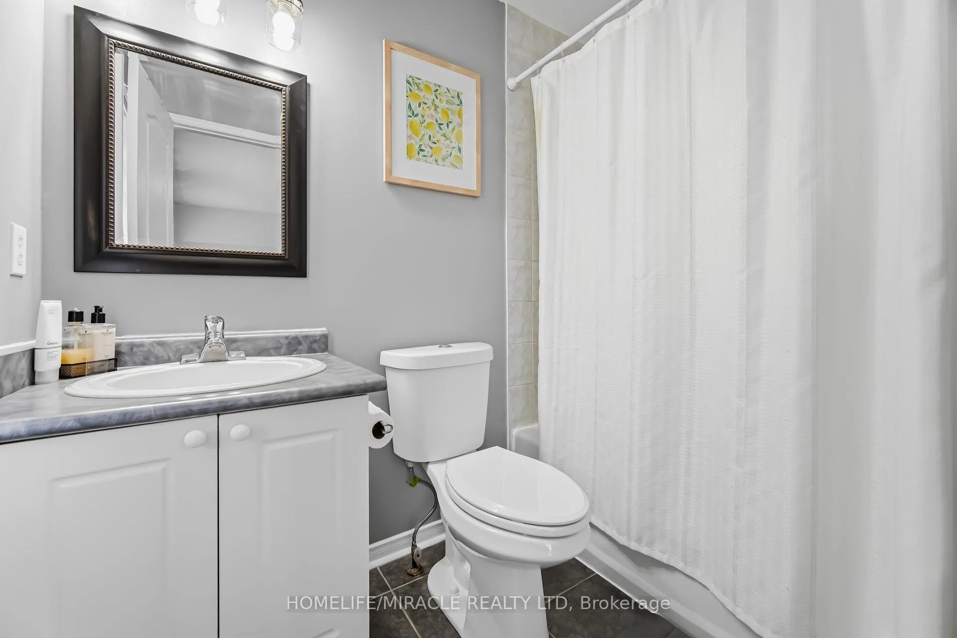 Photo 23 of 41 Tanglemere Crescent, Brampton, Fletcher's Meadow — HOMEH