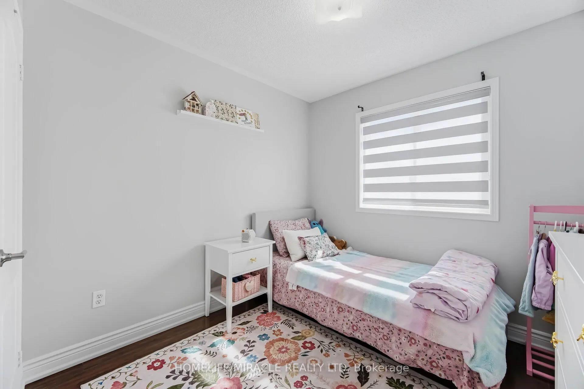 Photo 24 of 41 Tanglemere Crescent, Brampton, Fletcher's Meadow — HOMEH