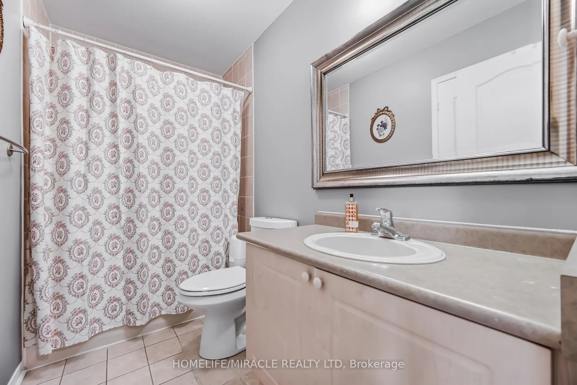 Photo 28 of 41 Tanglemere Crescent, Brampton, Fletcher's Meadow — HOMEH