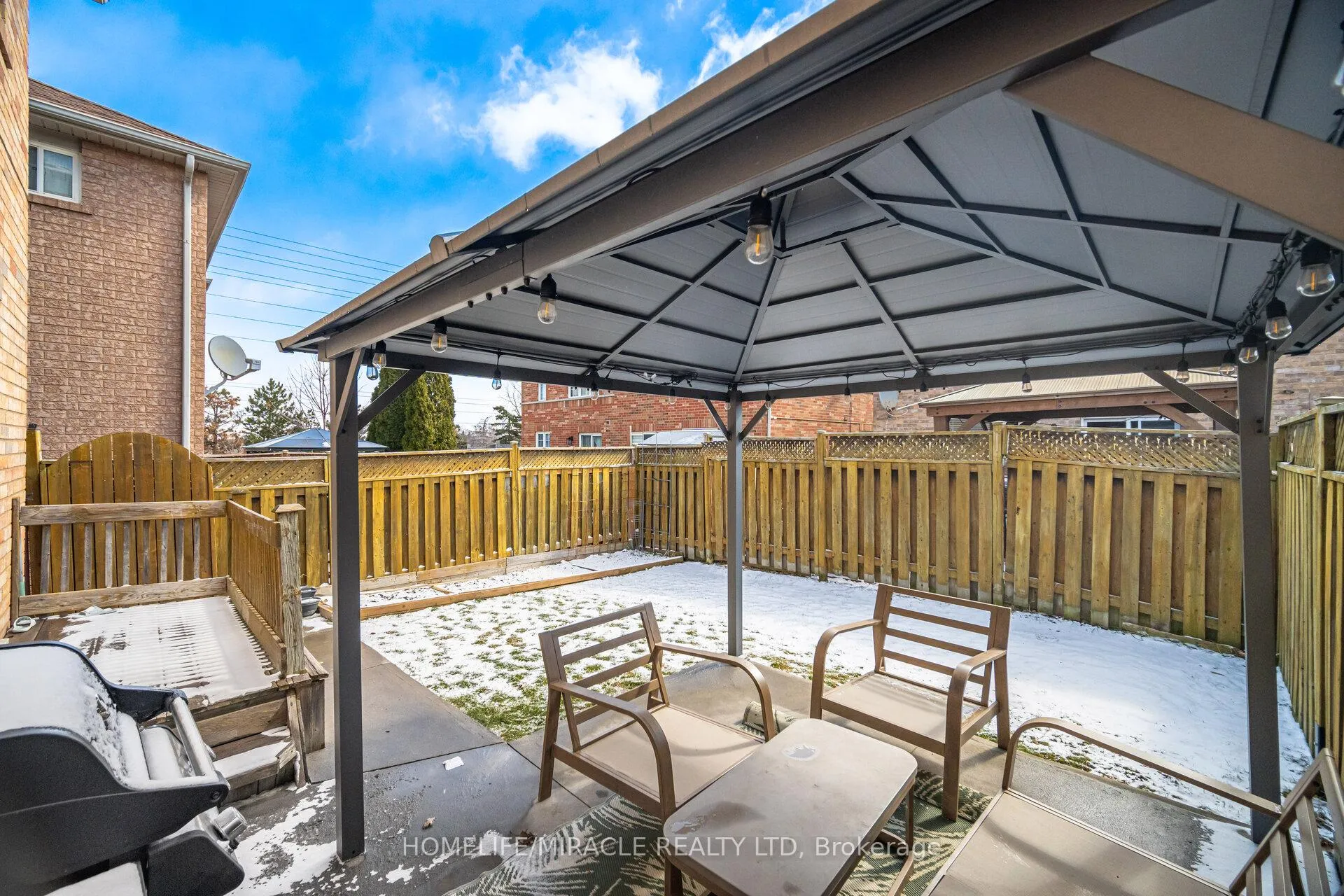 Photo 35 of 41 Tanglemere Crescent, Brampton, Fletcher's Meadow — HOMEH