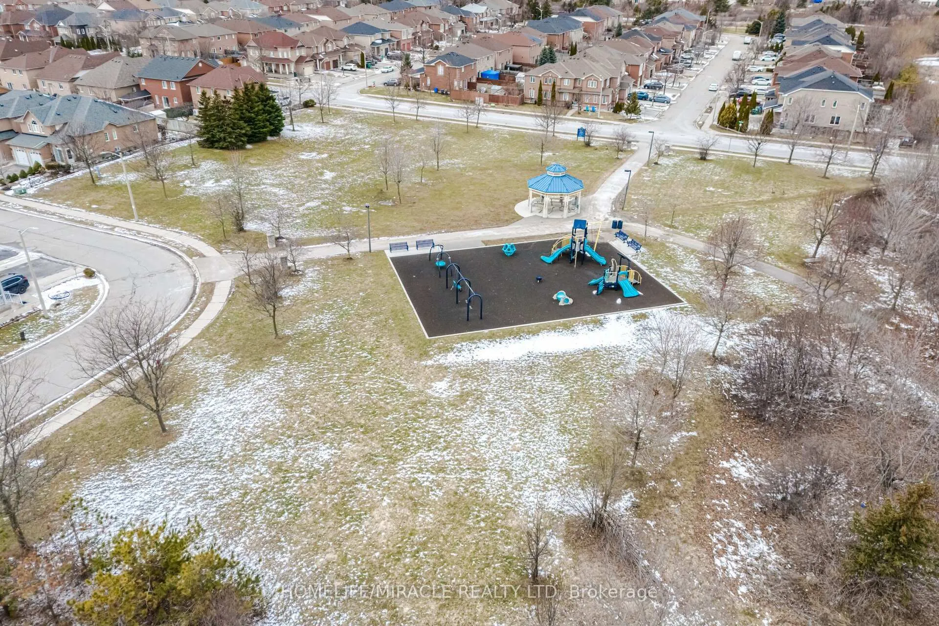 Photo 40 of 41 Tanglemere Crescent, Brampton, Fletcher's Meadow — HOMEH