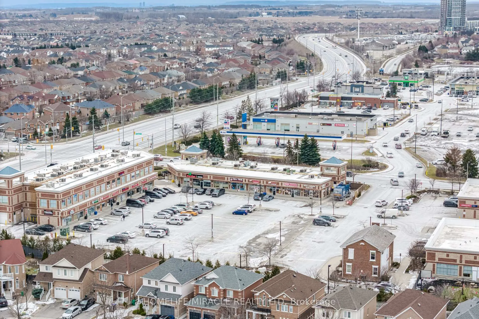 Photo 42 of 41 Tanglemere Crescent, Brampton, Fletcher's Meadow — HOMEH