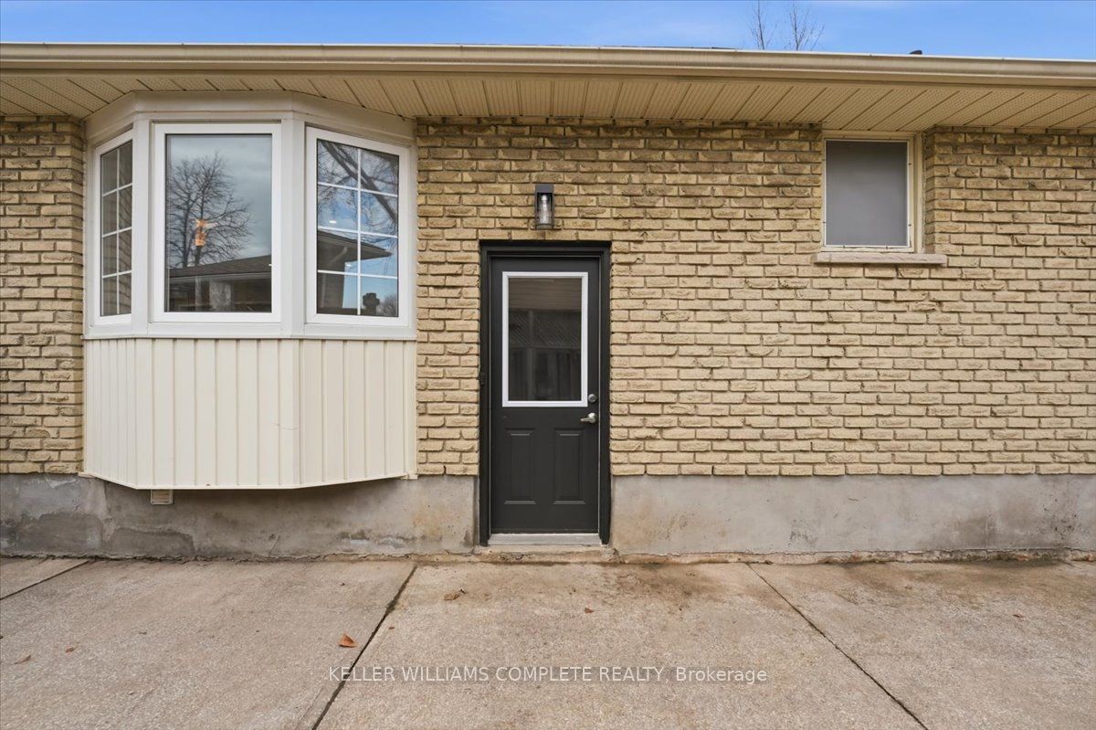Photo 19 of 8165 Paddock Trail Drive, Niagara Falls, Ascot — HOMEH
