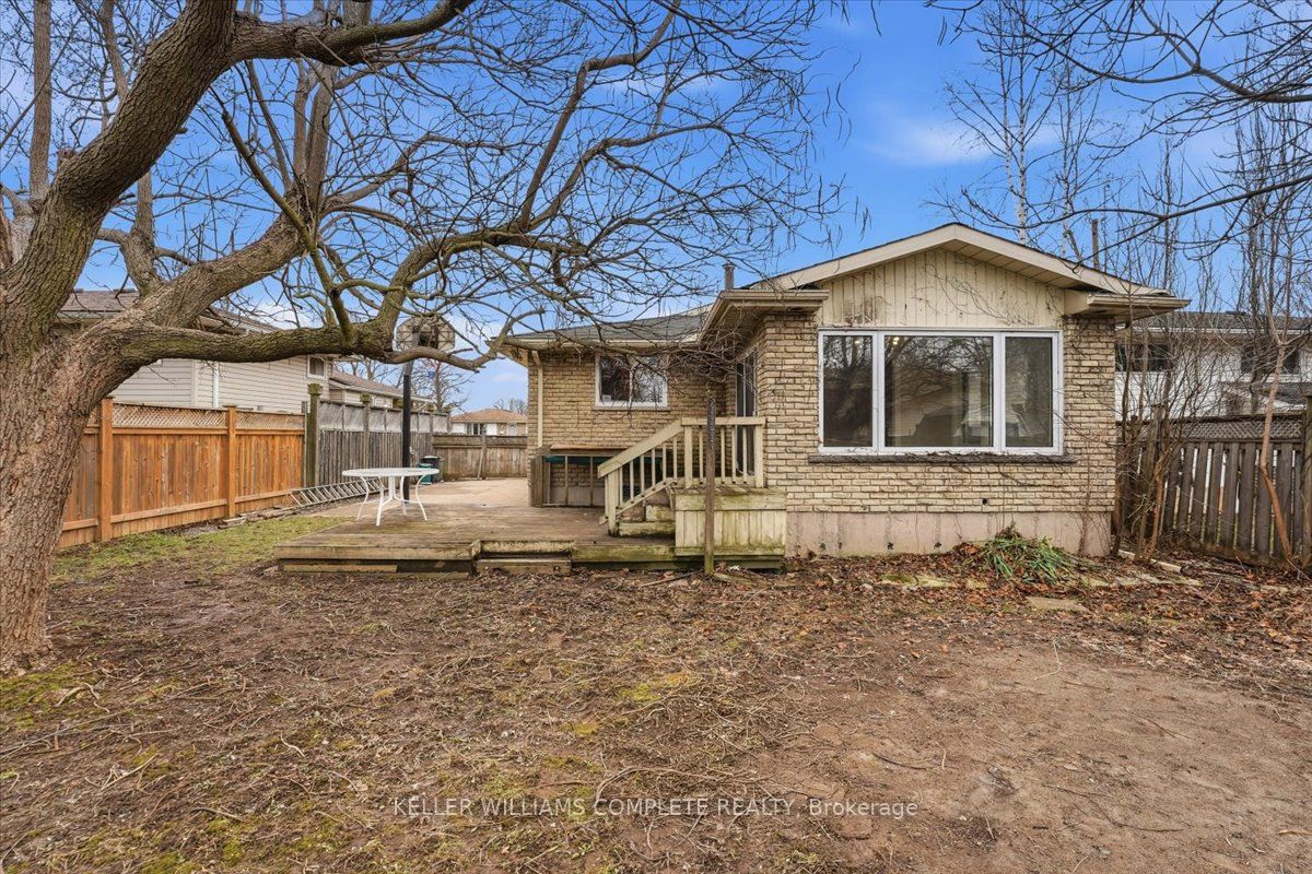 Photo 36 of 8165 Paddock Trail Drive, Niagara Falls, Ascot — HOMEH
