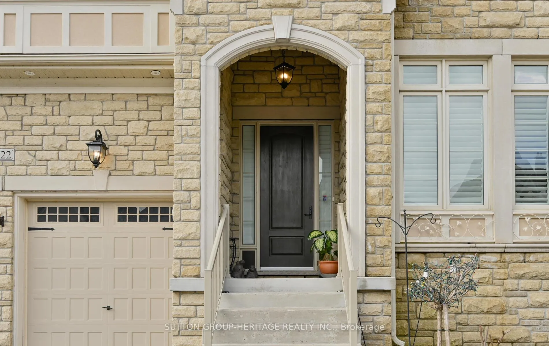 Photo 2 of 522 Cliffview Road, Pickering, West Shore — HOMEH