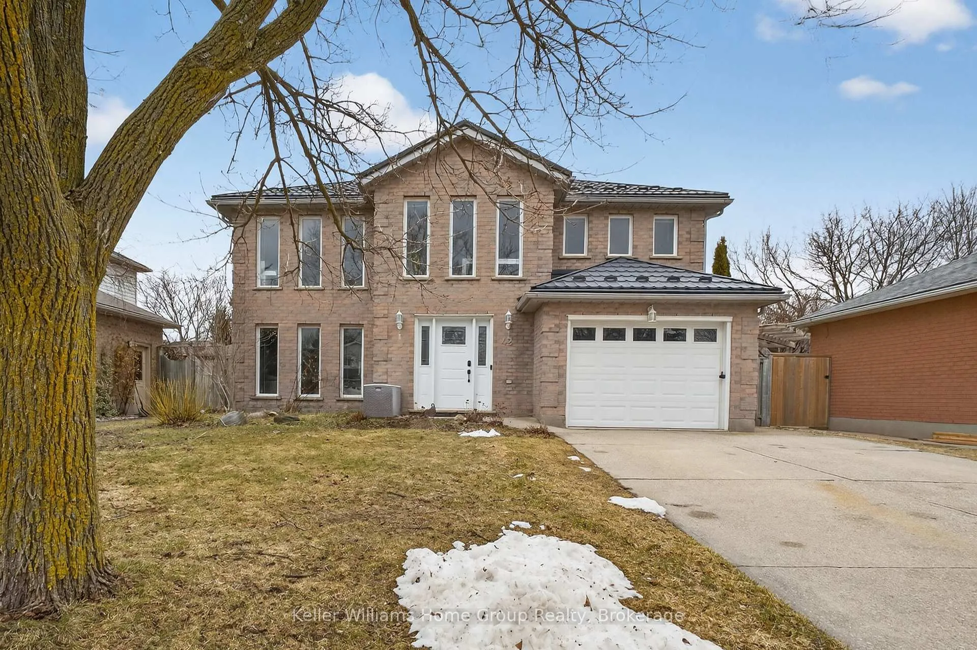 Front of 42 Freshmeadow Way