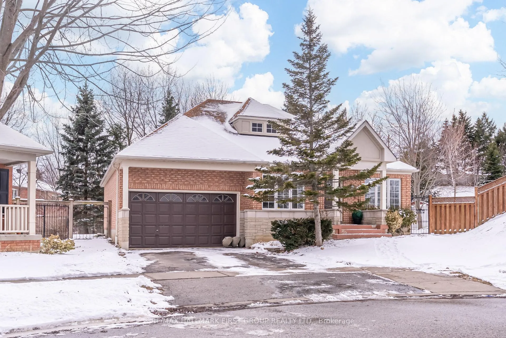 Photo 1 of 33 Sabbe Crescent, Ajax, Northwest Ajax — HOMEH