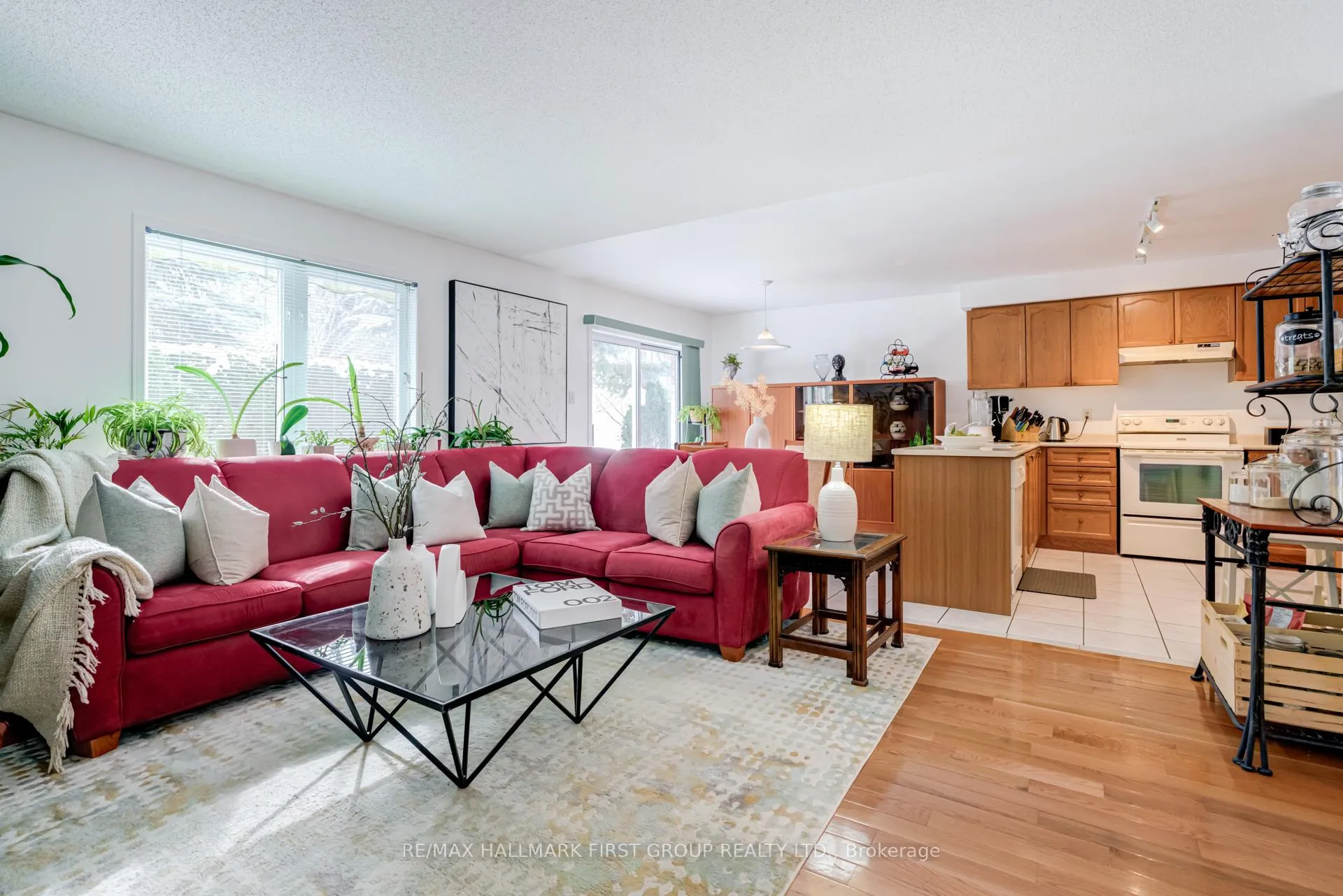 Photo 11 of 33 Sabbe Crescent, Ajax, Northwest Ajax — HOMEH
