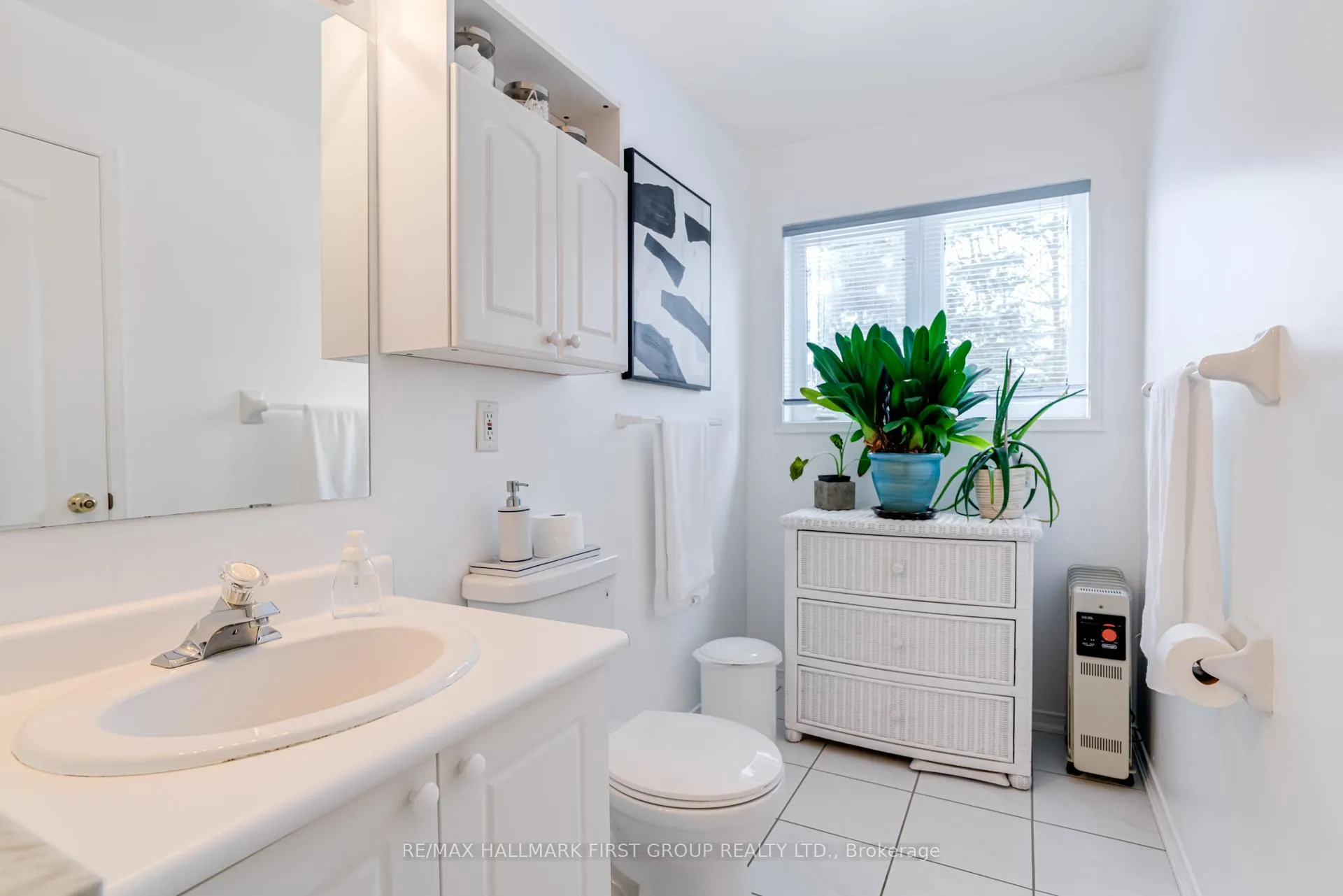 Photo 16 of 33 Sabbe Crescent, Ajax, Northwest Ajax — HOMEH