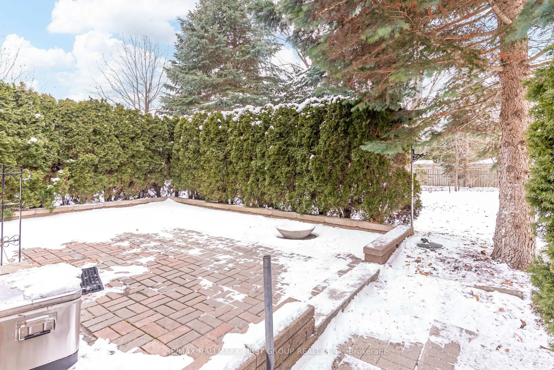 Photo 26 of 33 Sabbe Crescent, Ajax, Northwest Ajax — HOMEH