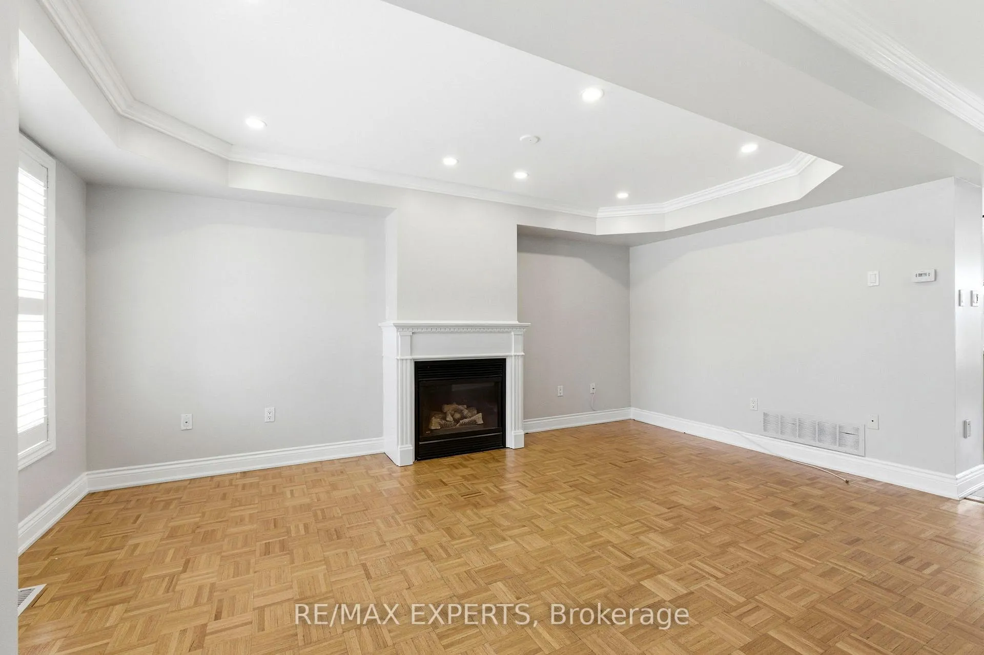 Photo 3 of 45 Forest Run Boulevard, Vaughan, Patterson — HOMEH
