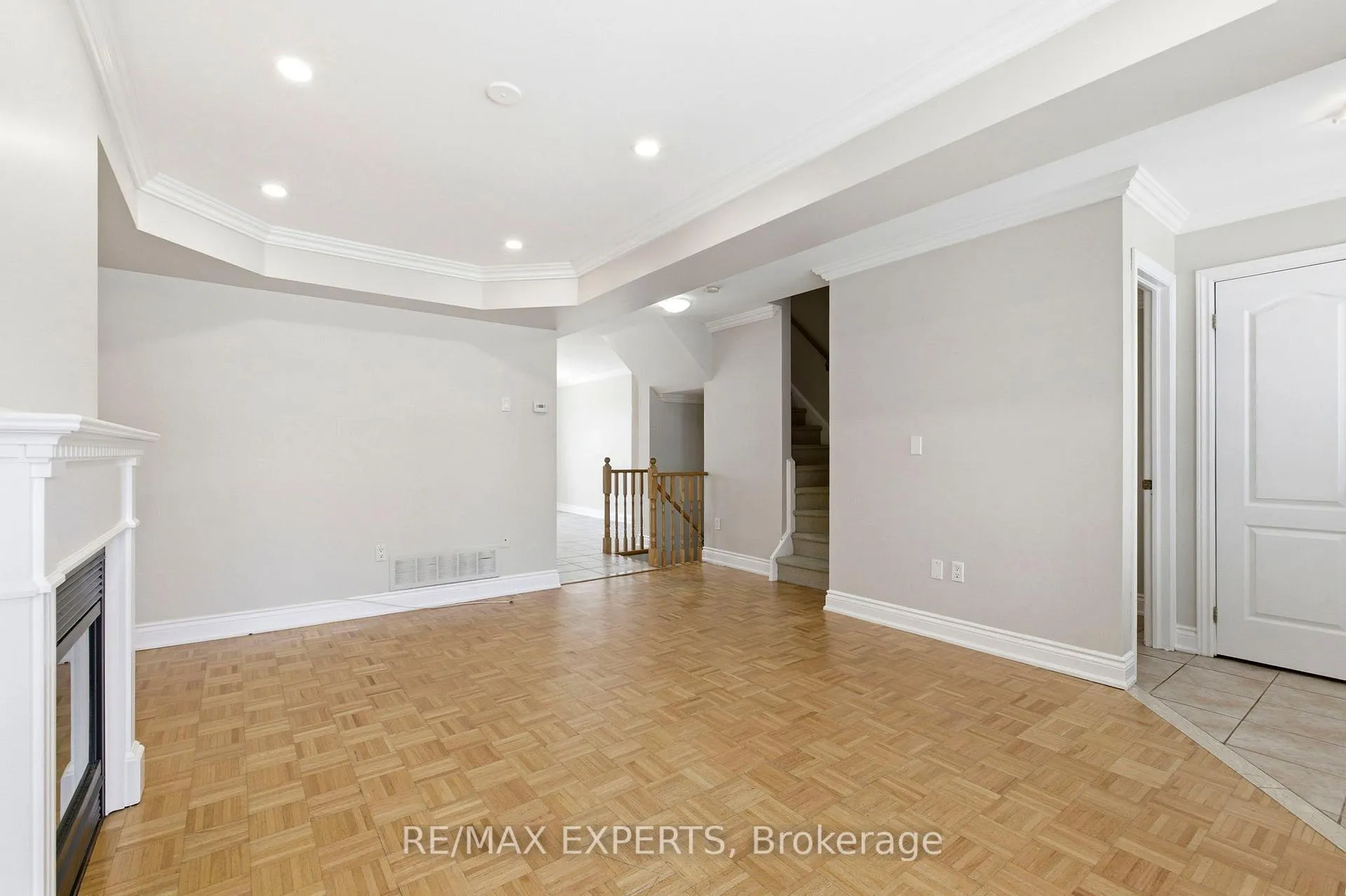 Photo 4 of 45 Forest Run Boulevard, Vaughan, Patterson — HOMEH