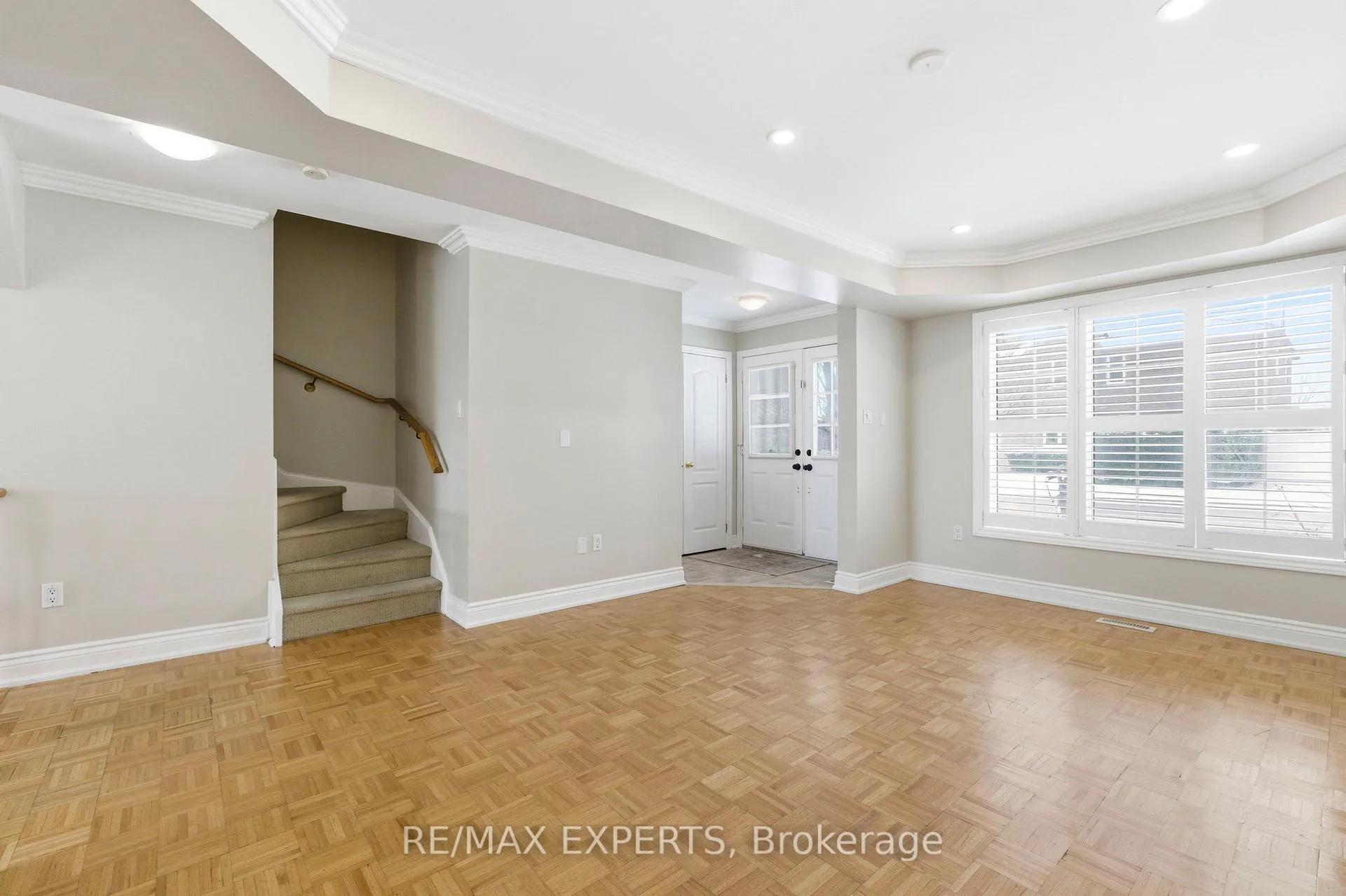 Photo 5 of 45 Forest Run Boulevard, Vaughan, Patterson — HOMEH