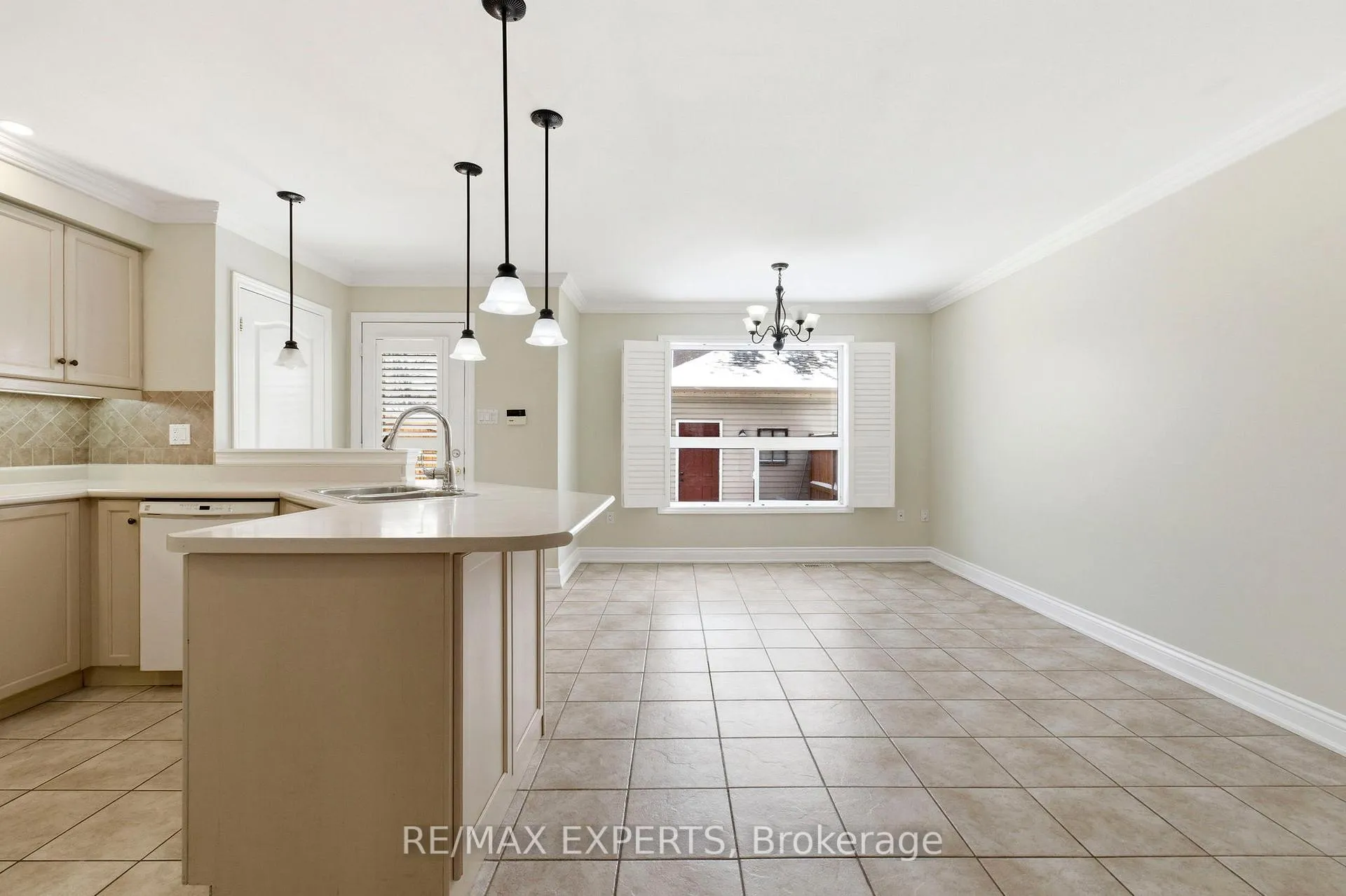 Photo 6 of 45 Forest Run Boulevard, Vaughan, Patterson — HOMEH