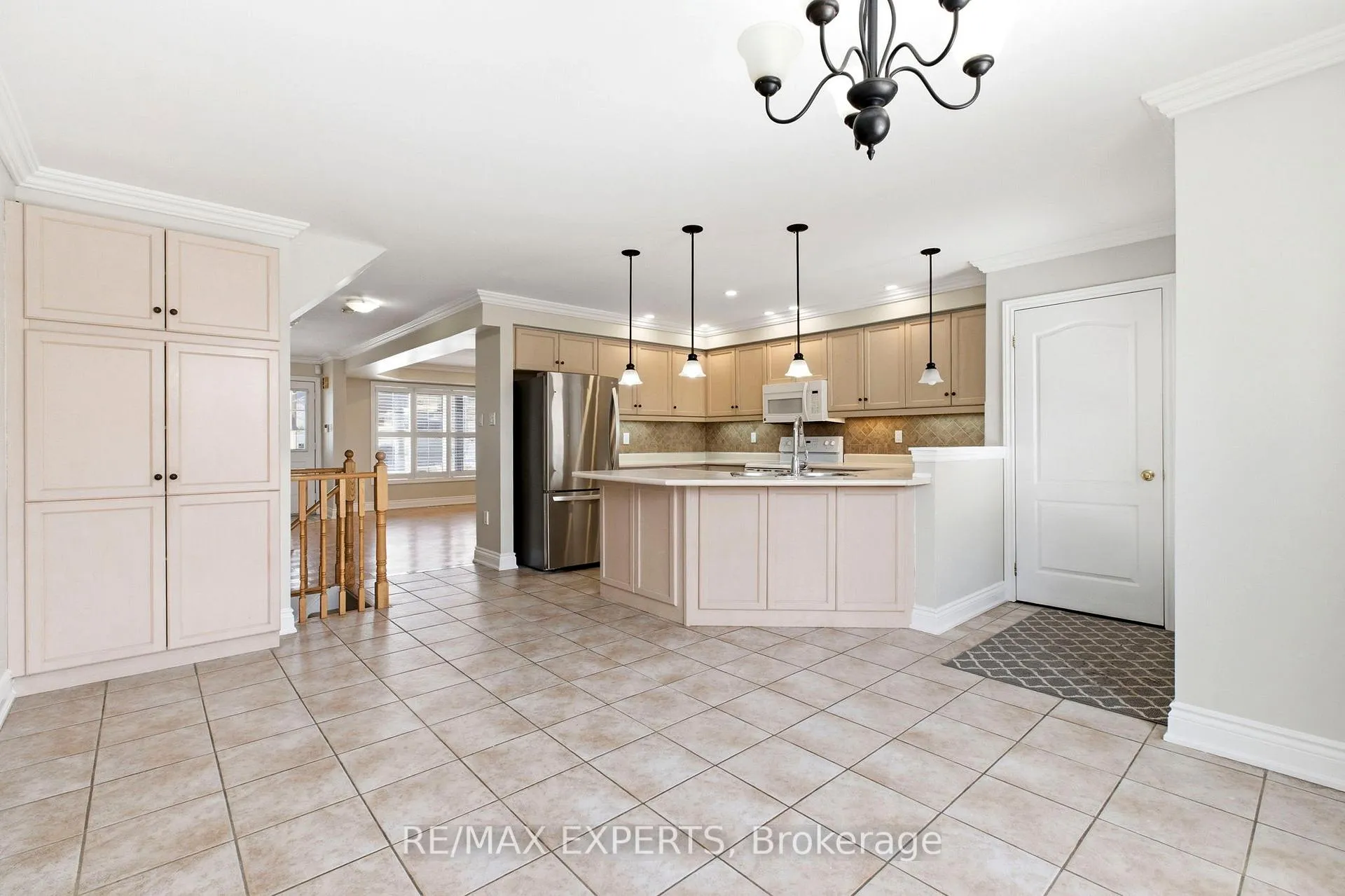 Photo 8 of 45 Forest Run Boulevard, Vaughan, Patterson — HOMEH