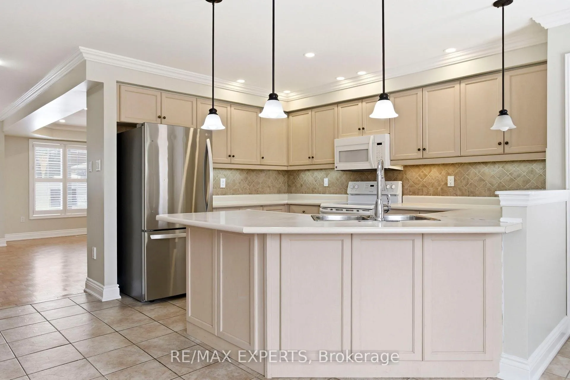 Photo 9 of 45 Forest Run Boulevard, Vaughan, Patterson — HOMEH