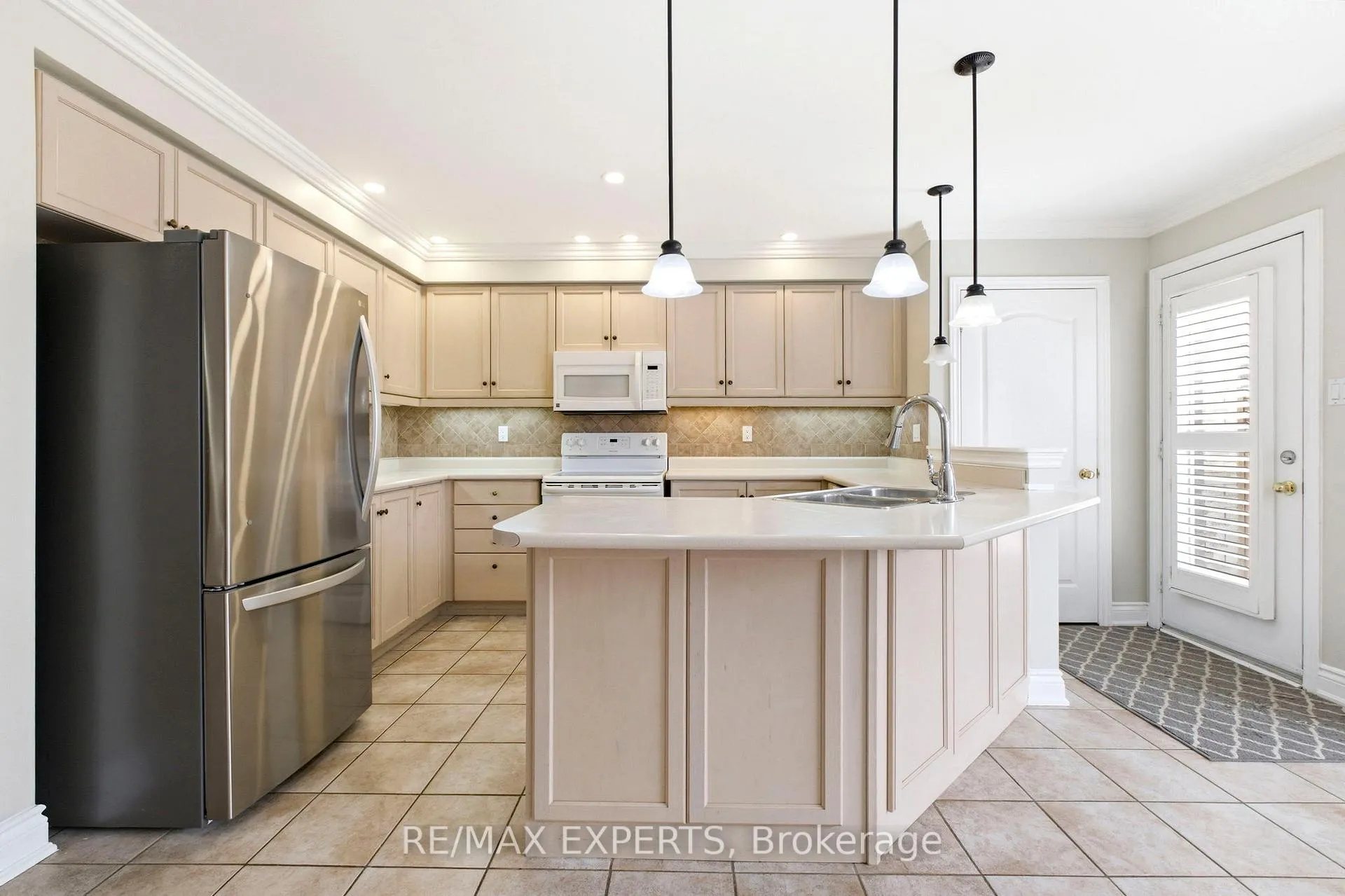 Photo 10 of 45 Forest Run Boulevard, Vaughan, Patterson — HOMEH