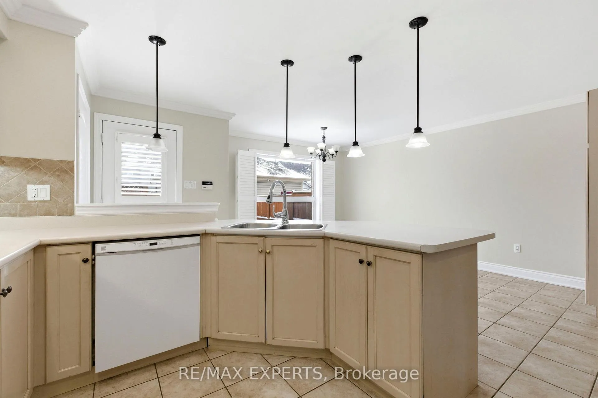 Photo 12 of 45 Forest Run Boulevard, Vaughan, Patterson — HOMEH