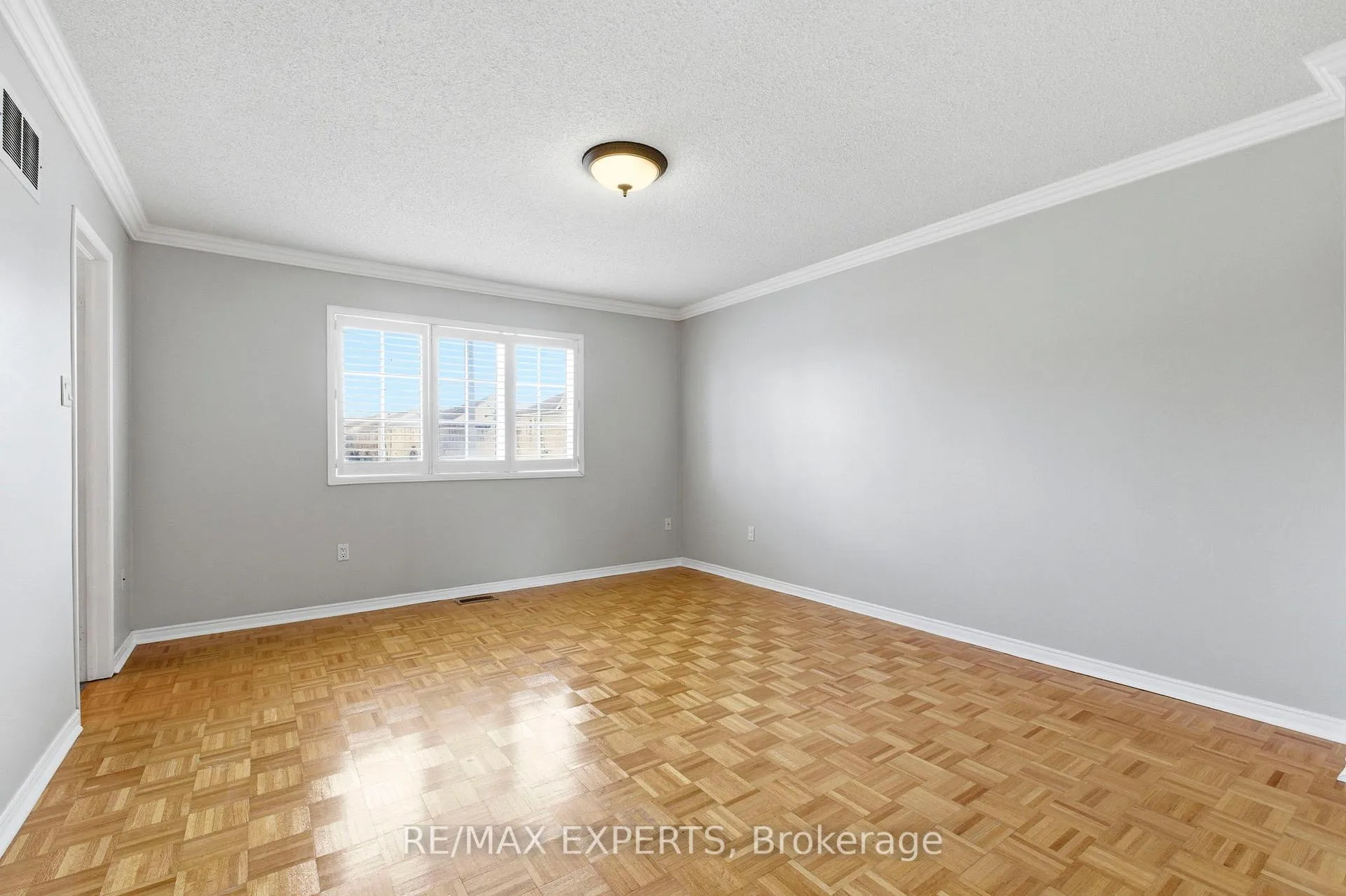 Photo 16 of 45 Forest Run Boulevard, Vaughan, Patterson — HOMEH