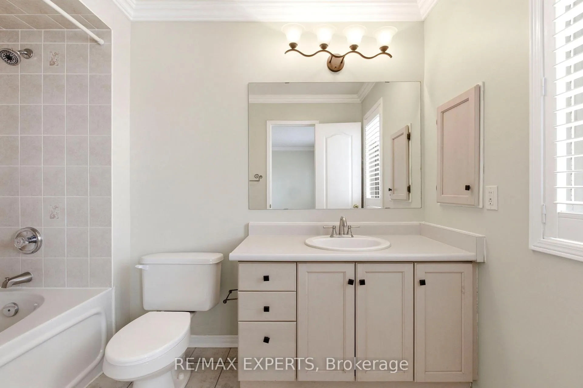 Photo 18 of 45 Forest Run Boulevard, Vaughan, Patterson — HOMEH