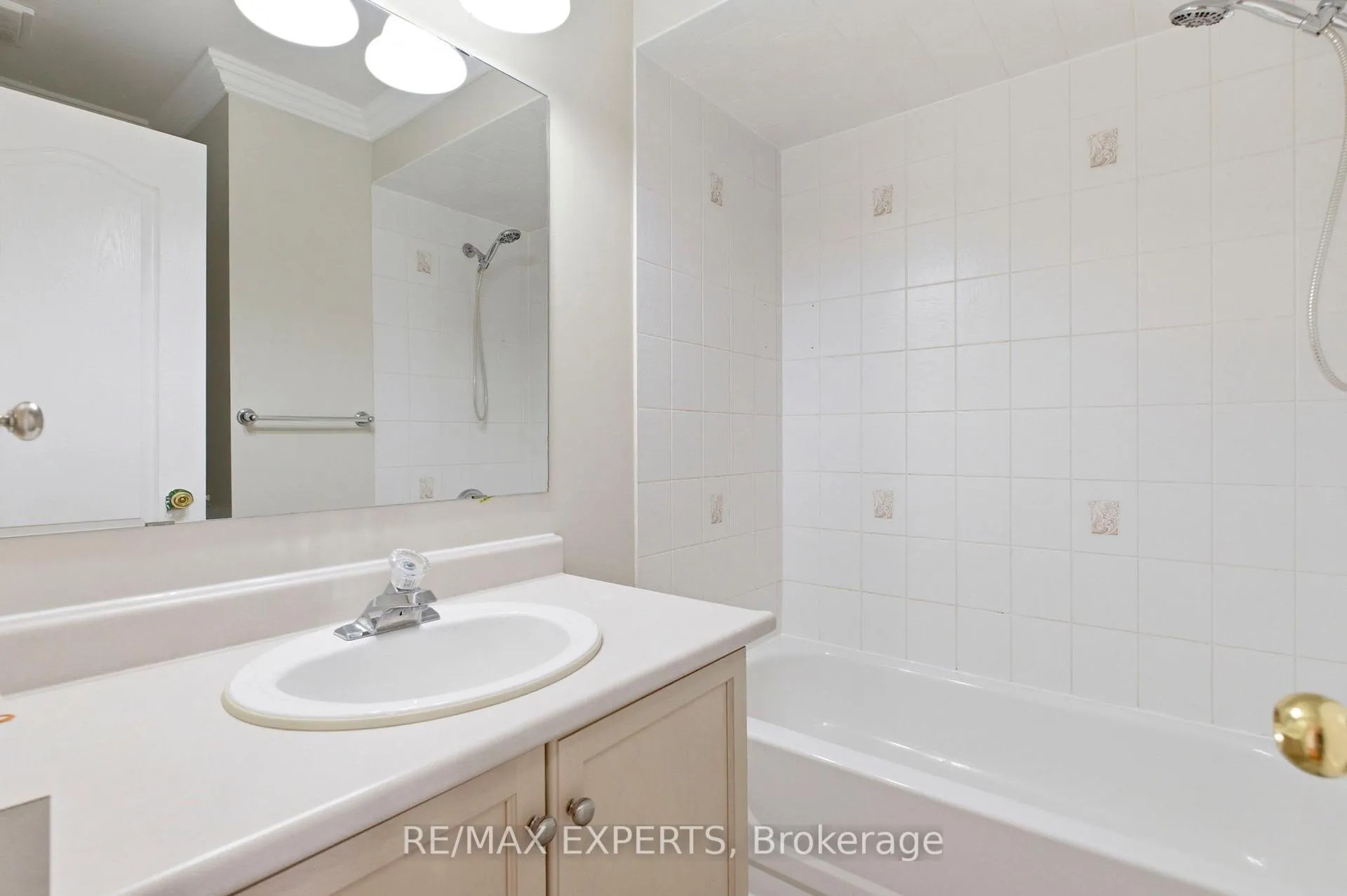 Photo 23 of 45 Forest Run Boulevard, Vaughan, Patterson — HOMEH