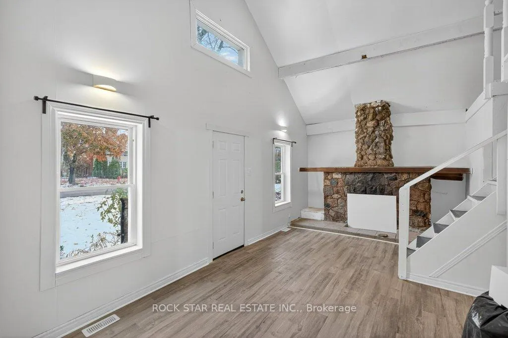 Photo 3 of 71 Teal Avenue, Hamilton, Lakeshore — HOMEH