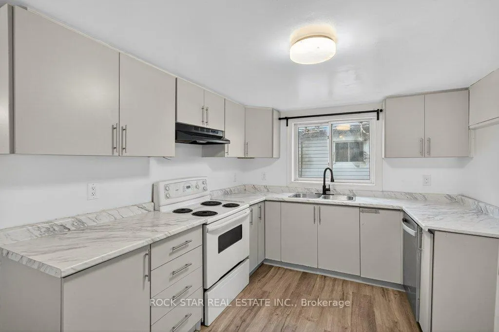 Photo 6 of 71 Teal Avenue, Hamilton, Lakeshore — HOMEH