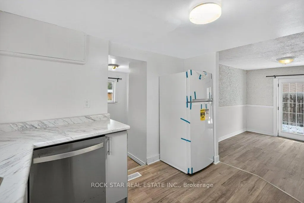 Photo 8 of 71 Teal Avenue, Hamilton, Lakeshore — HOMEH