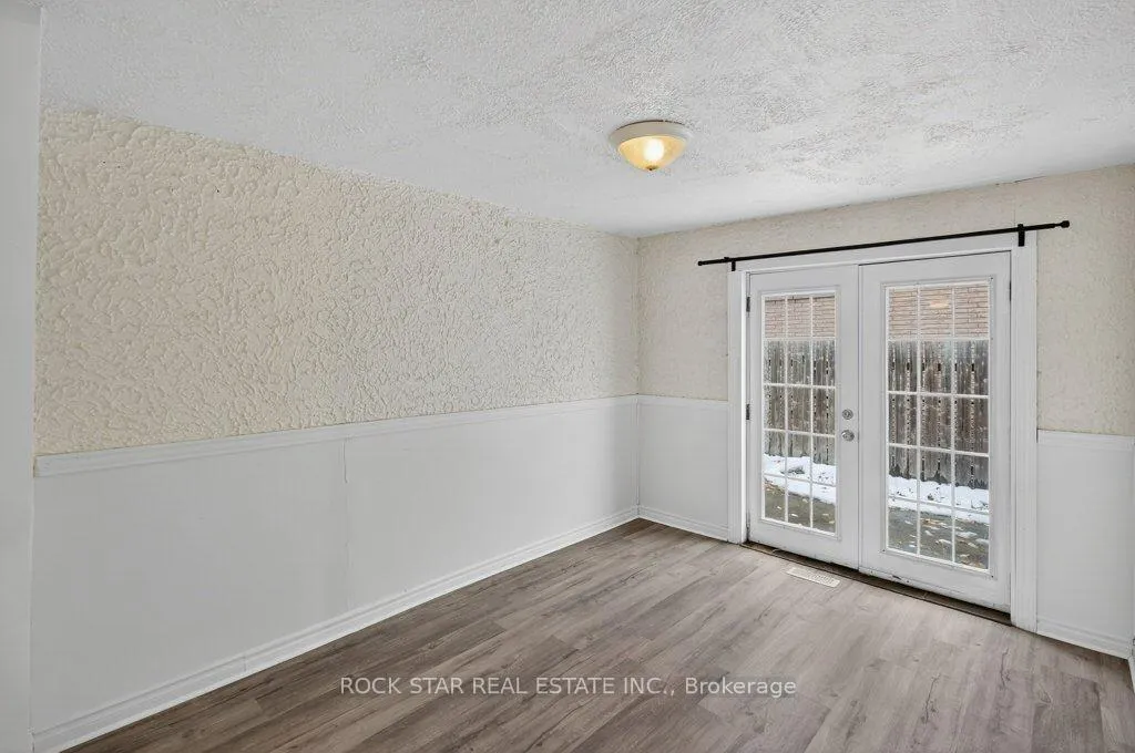 Photo 11 of 71 Teal Avenue, Hamilton, Lakeshore — HOMEH