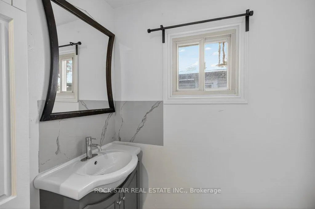 Photo 15 of 71 Teal Avenue, Hamilton, Lakeshore — HOMEH
