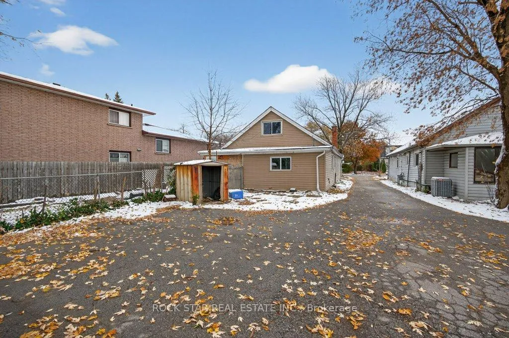 Photo 24 of 71 Teal Avenue, Hamilton, Lakeshore — HOMEH