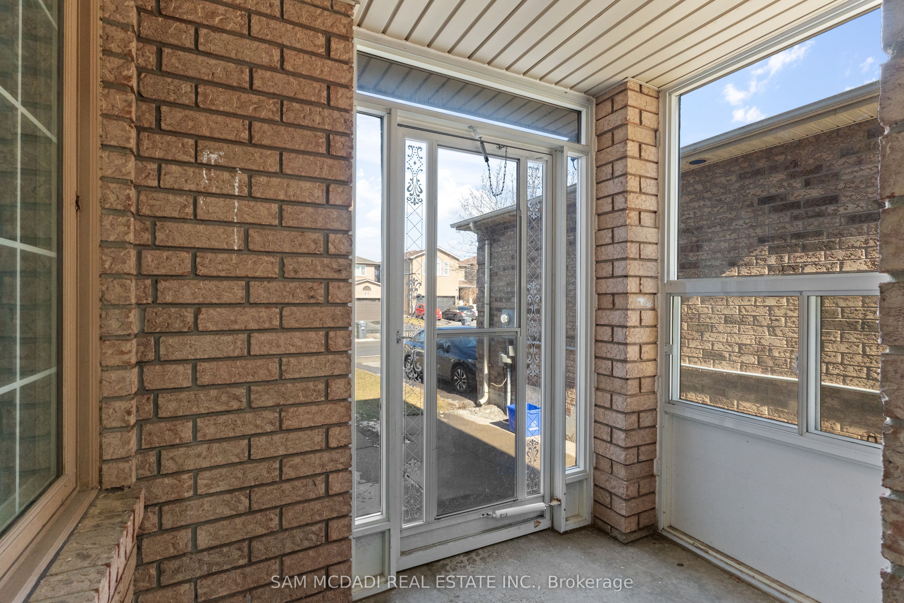 Photo 4 of 67 Blue Bonnet Drive, Brampton, Fletcher's Creek South — HOMEH