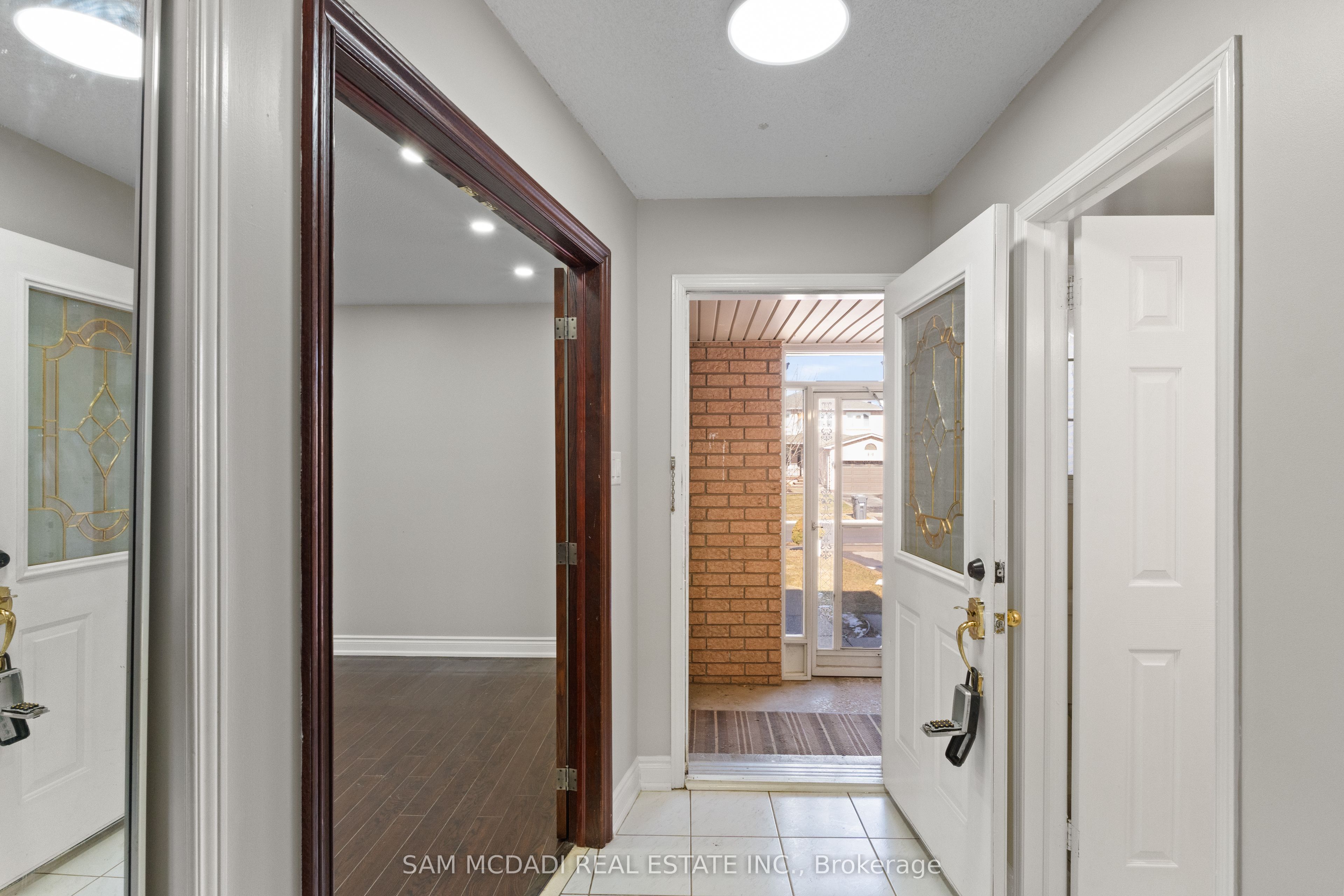 Photo 9 of 67 Blue Bonnet Drive, Brampton, Fletcher's Creek South — HOMEH