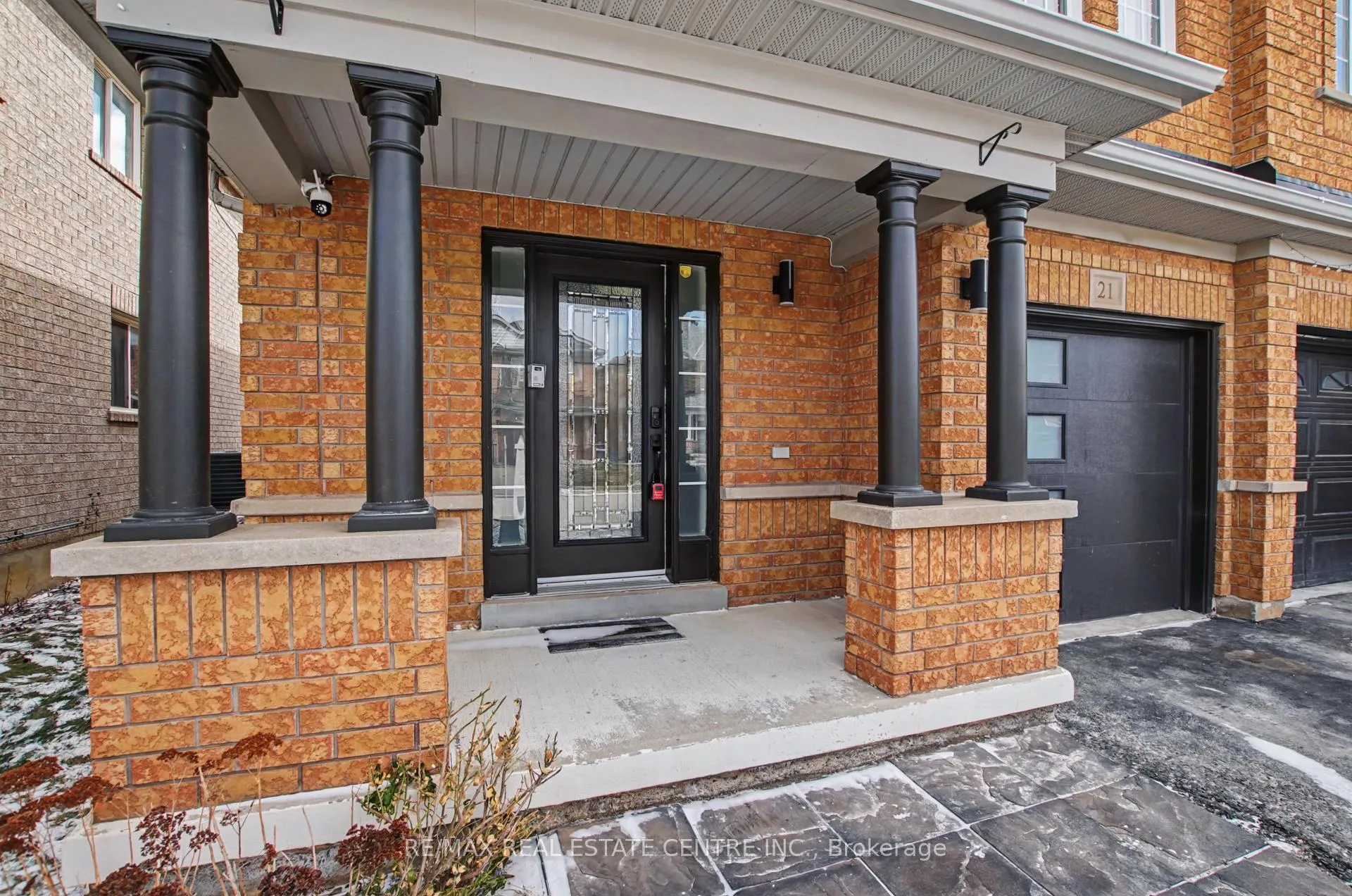 Photo 2 of 21 Vermont Road, Brampton, Fletcher's Meadow — HOMEH