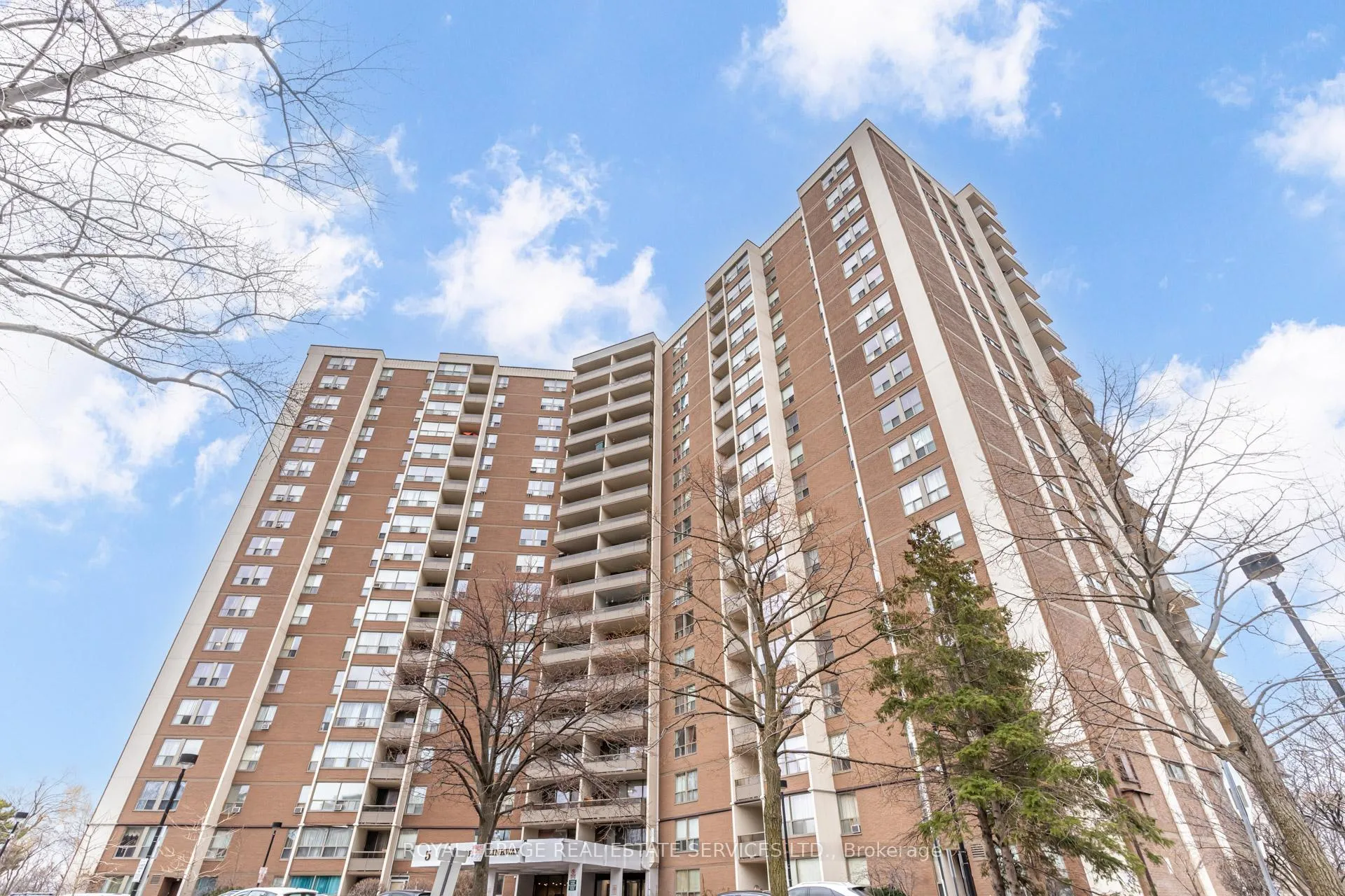 Photo 2 of Unit 1602, 5 Vicora Linkway, Toronto, Flemingdon Park — HOMEH