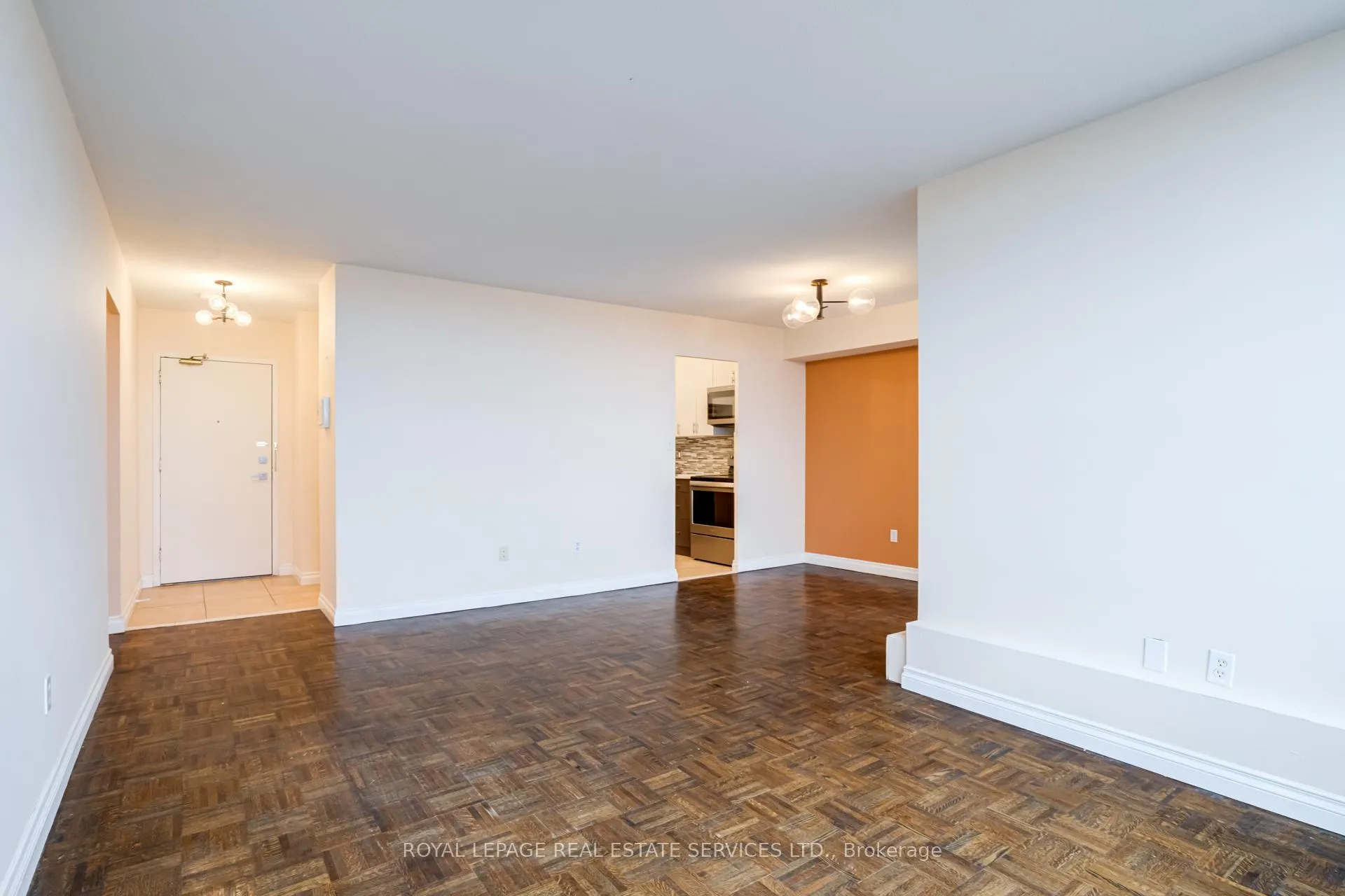 Photo 7 of Unit 1602, 5 Vicora Linkway, Toronto, Flemingdon Park — HOMEH
