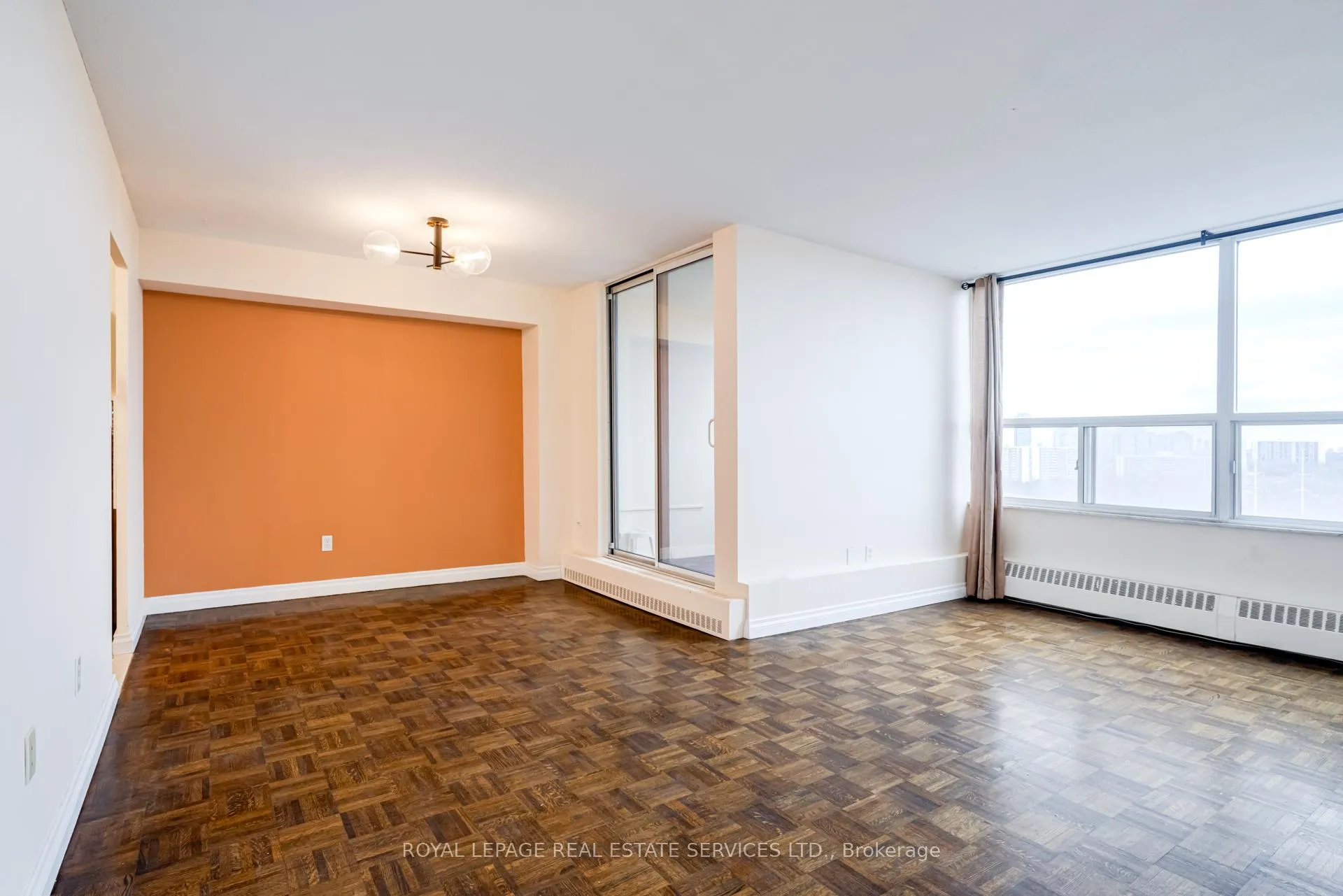 Photo 8 of Unit 1602, 5 Vicora Linkway, Toronto, Flemingdon Park — HOMEH