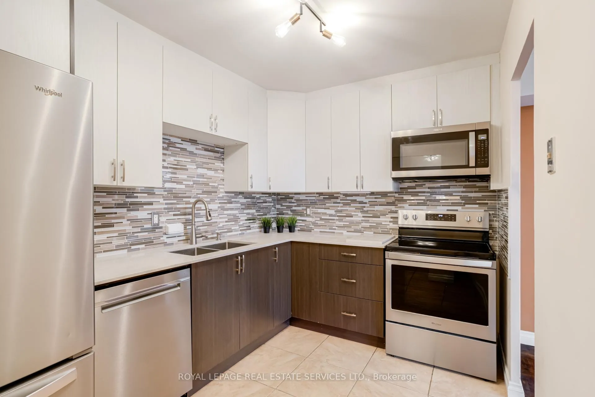 Photo 15 of Unit 1602, 5 Vicora Linkway, Toronto, Flemingdon Park — HOMEH